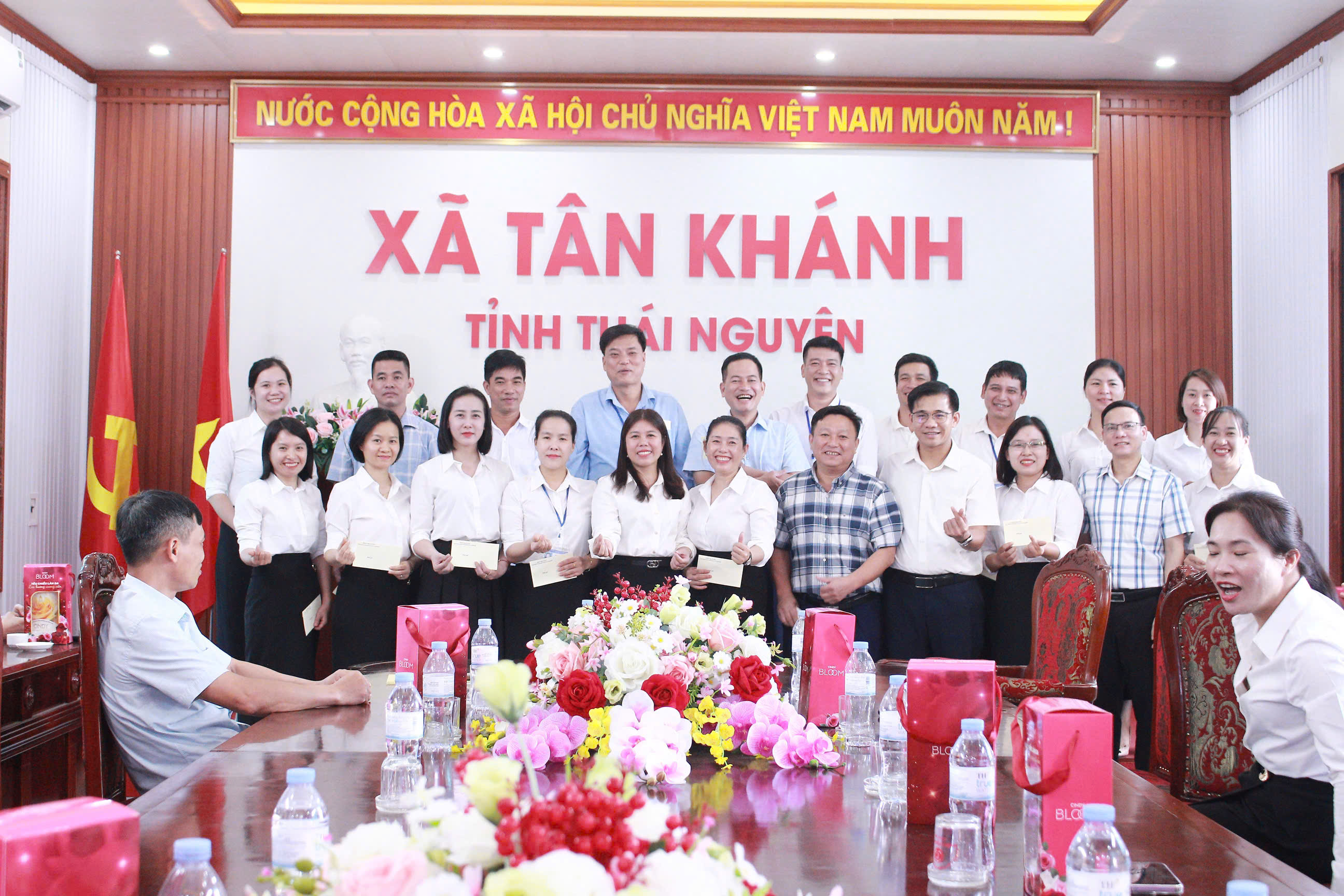 Anh-tin-bai