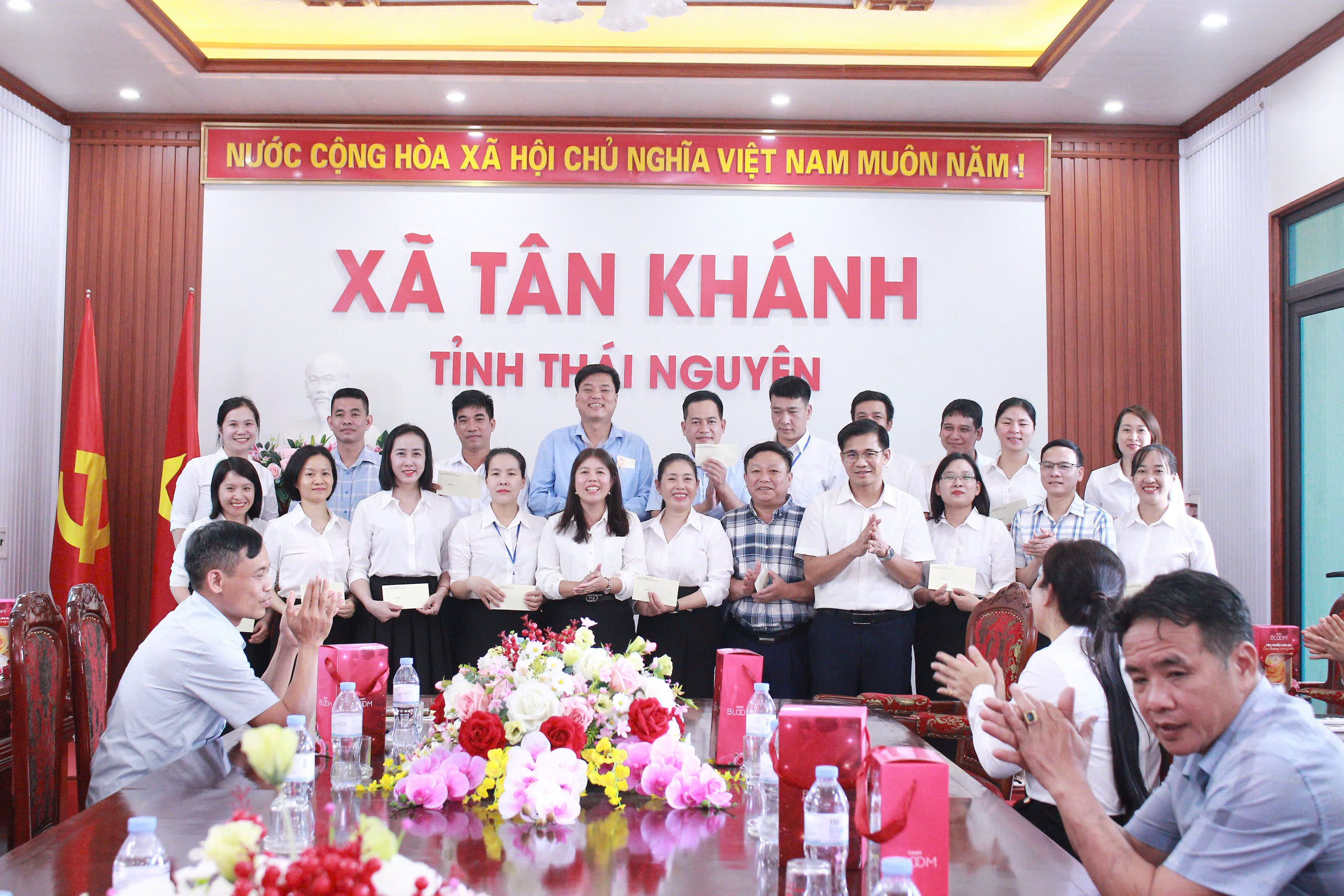 Anh-tin-bai