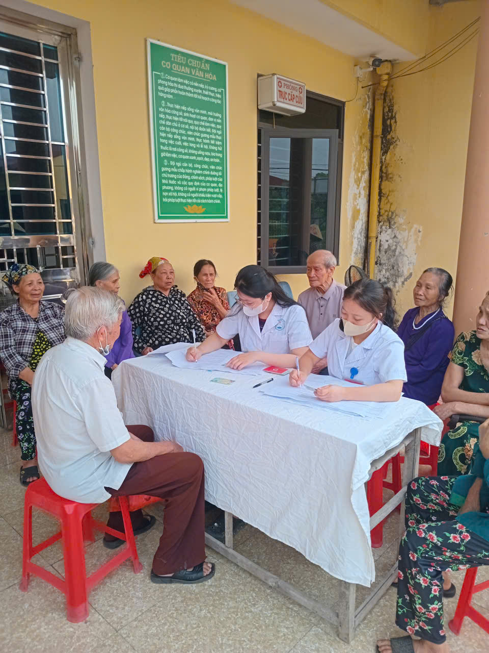 XÃ TÂN KHÁNH TRIỂN KHAI CHIẾN DỊCH KHÁM SỨC KHỎE, SÀNG LỌC BỆNH CHO NGƯỜI CAO TUỔI