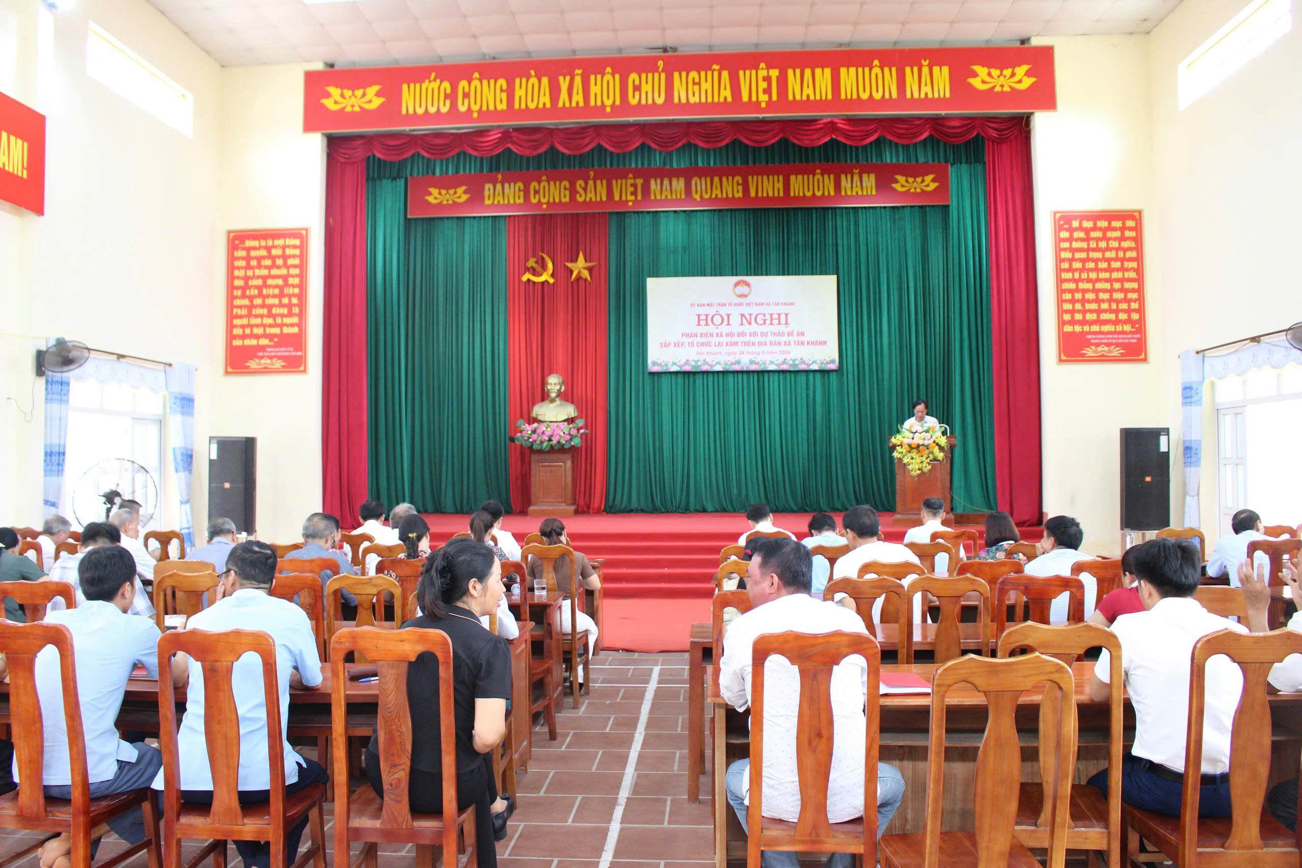 ỦY BAN MTTQ VIỆT NAM XÃ TÂN KHÁNH TỔ CHỨC HỘI NGHỊ PHẢN BIỆN XÃ HỘI ĐỐI VỚI DỰ THẢO ĐỀ ÁN SẮP XẾP, TỔ CHỨC LẠI CÁC XÓM