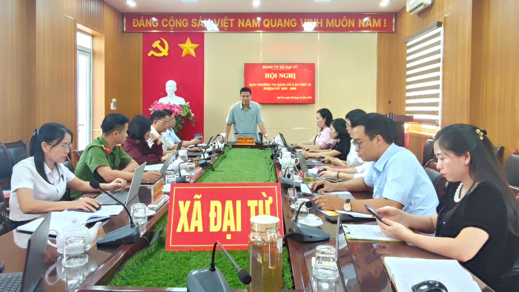 Anh-tin-bai
