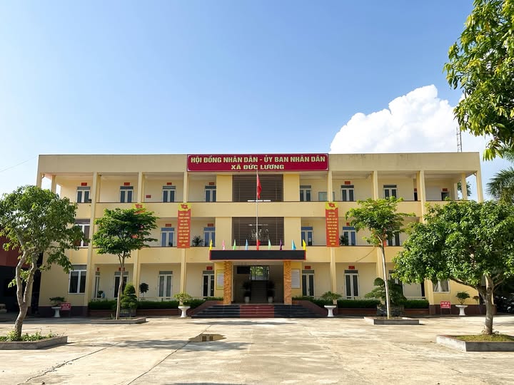 THÔNG TIN TUYÊN TRUYỀN VỀ SẮP XẾP THÔN, XÓM VÀ BỐ TRÍ NGƯỜI HOẠT ĐỘNG KHÔNG CHUYÊN TRÁCH