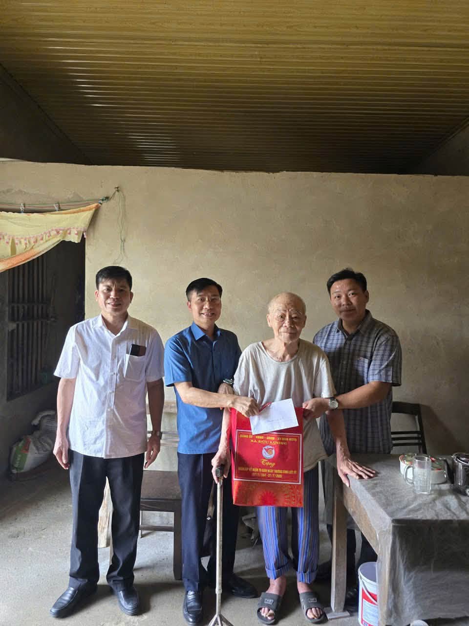 Anh-tin-bai