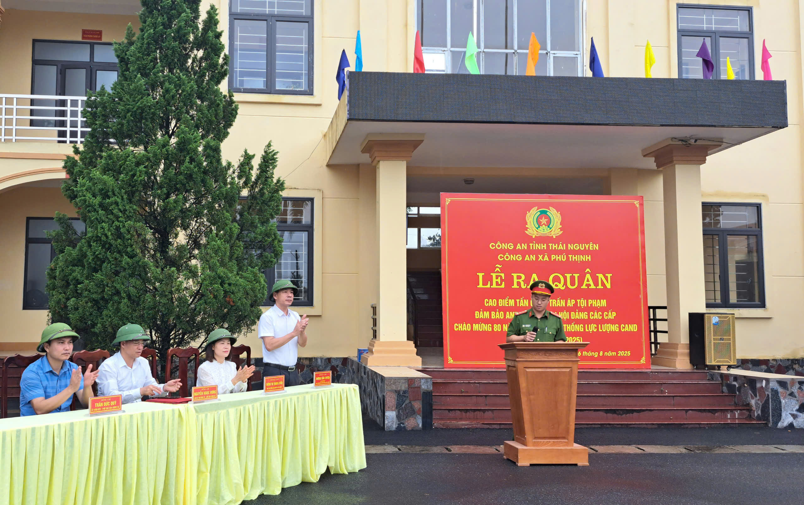 XÃ PHÚ THỊNH TỔ CHỨC LỄ RA QUÂN ĐỢT CAO ĐIỂM TẤN CÔNG, TRẤN ÁP TỘI PHẠM, BẢO ĐẢM ANTT ĐẠI HỘI ĐẢNG CÁC CẤP