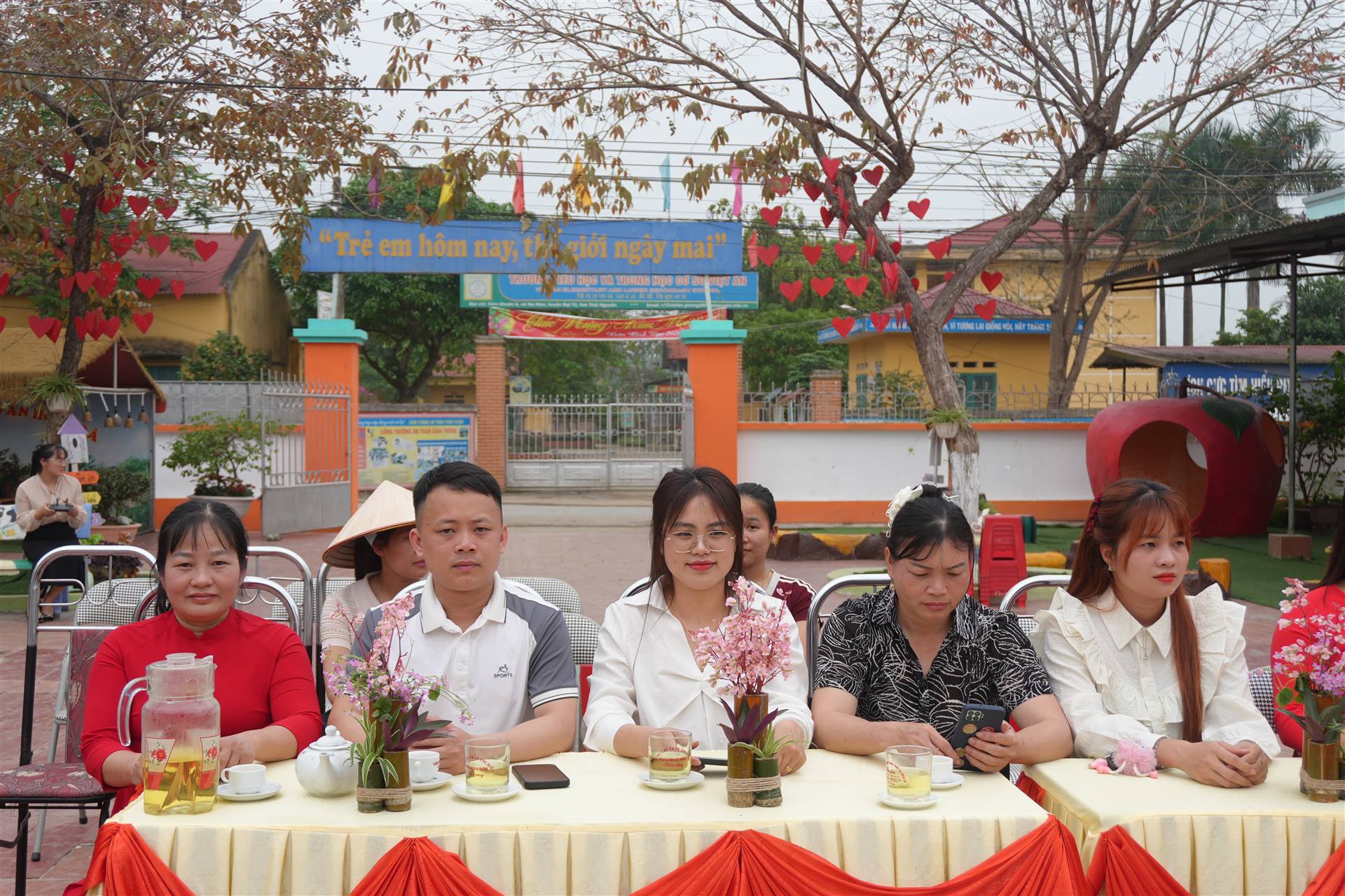 🎉🌈 SÔI NỔI “NGÀY HỘI TIẾNG ANH – ENGLISH CAMP DAY” 🌈 🏫 TẠI TRƯỜNG MẦM NON NA MAO, XÃ PHÚ THỊNH, TỈNH THÁI NGUYÊN 🇻🇳✨