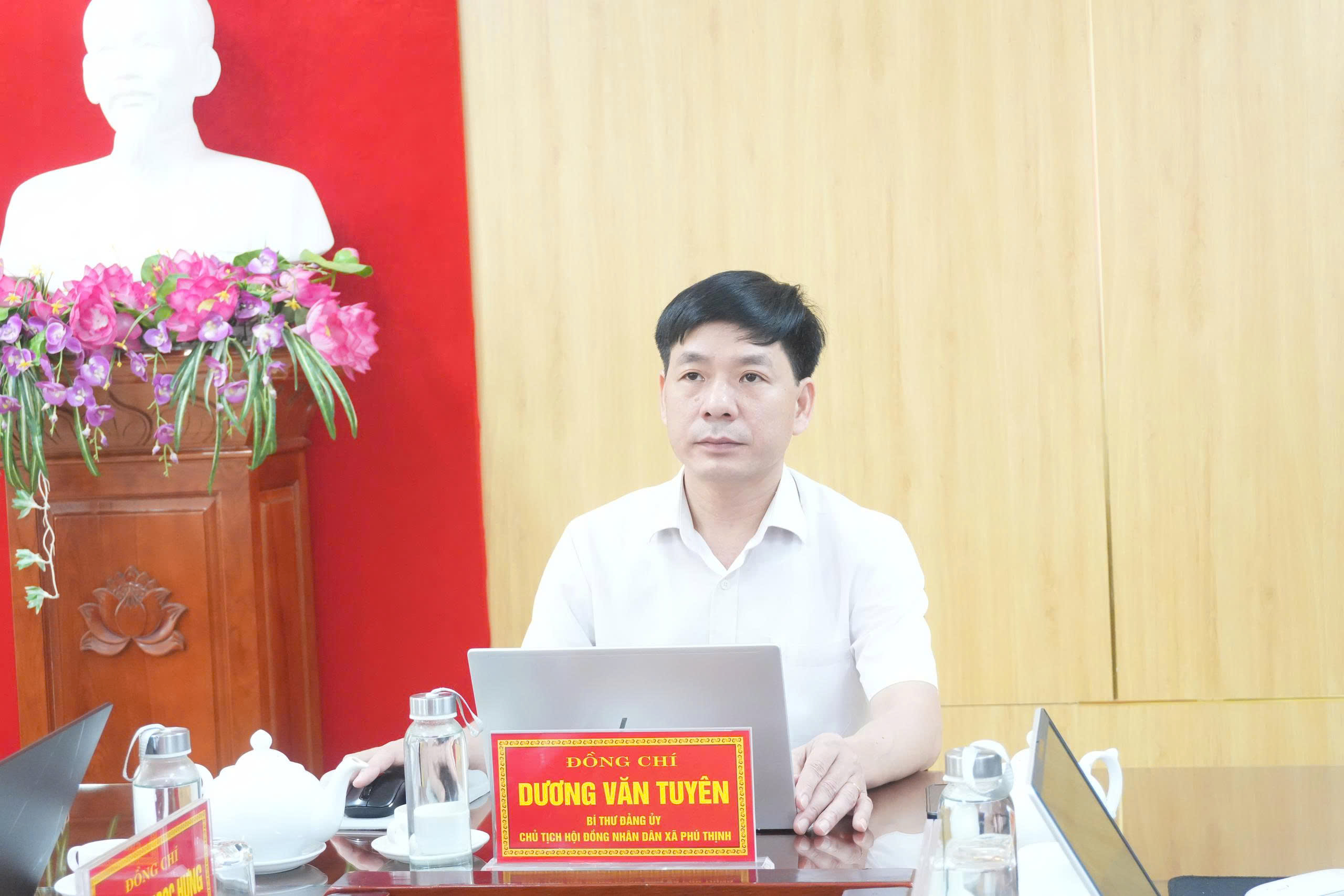 Anh-tin-bai