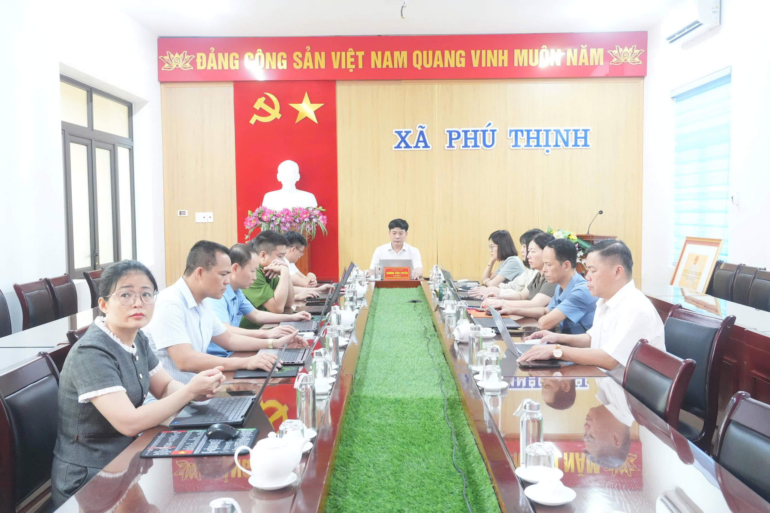 Anh-tin-bai