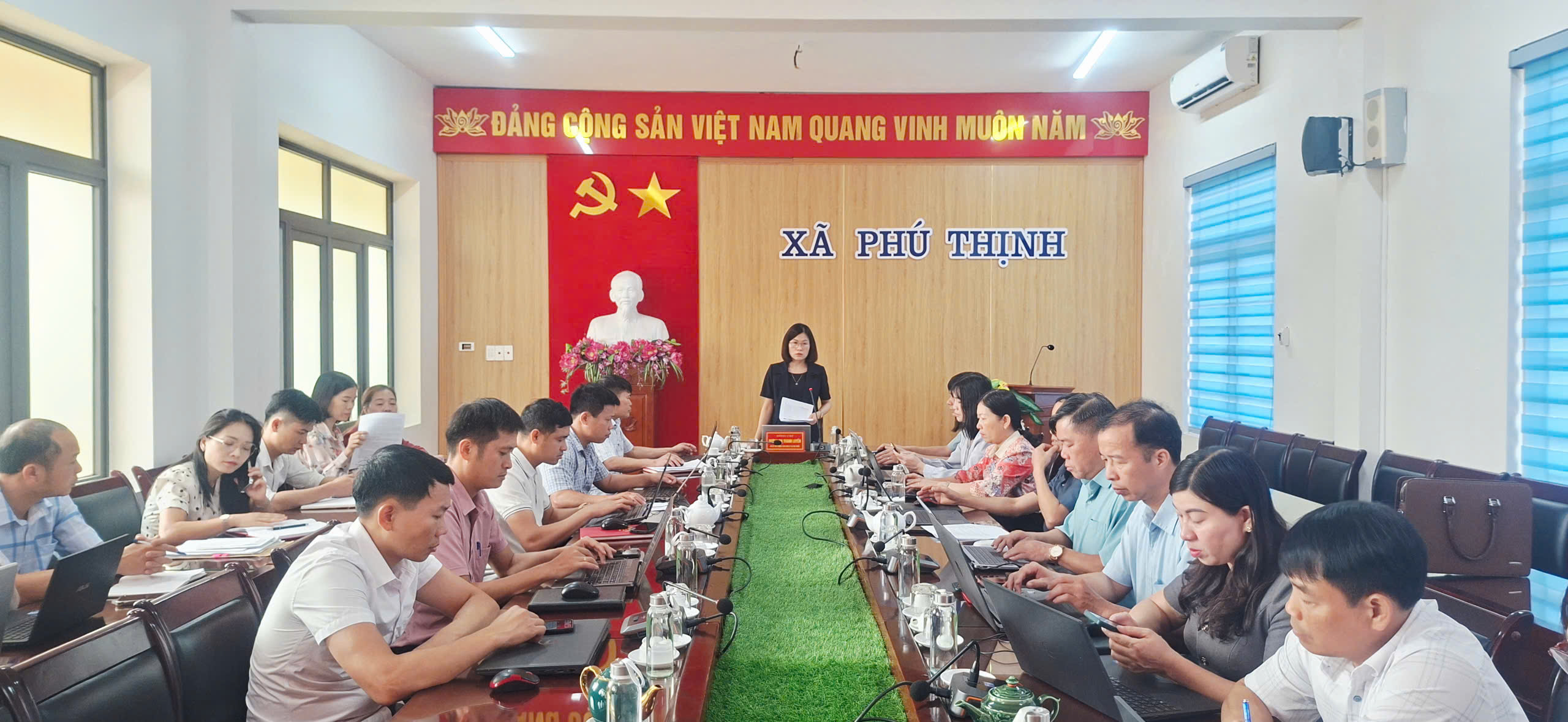 Anh-tin-bai