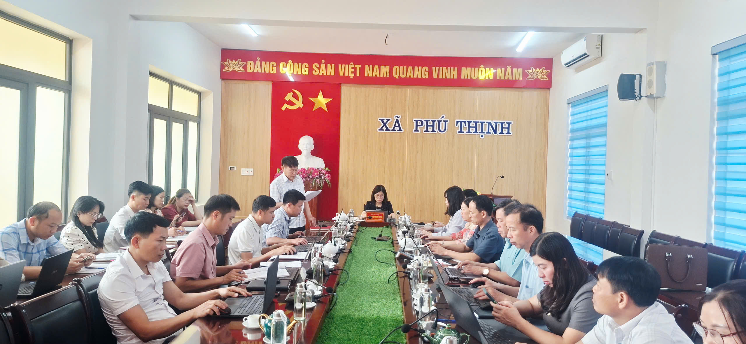 Anh-tin-bai
