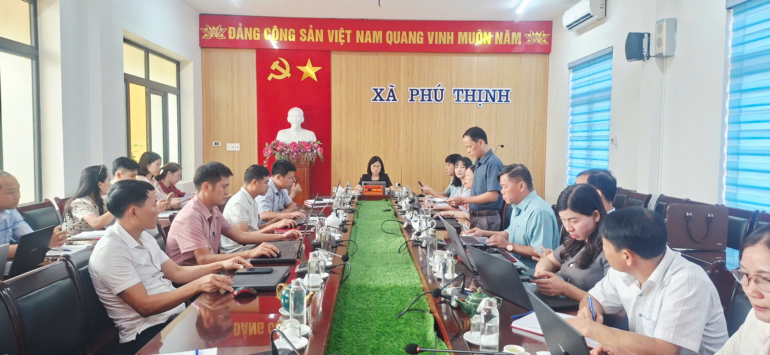 Anh-tin-bai