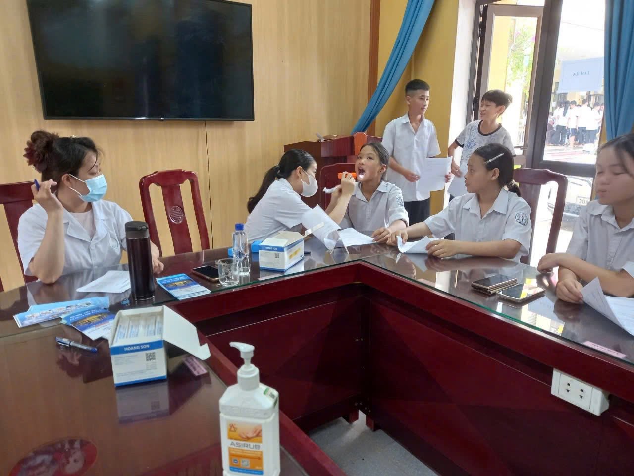 Anh-tin-bai