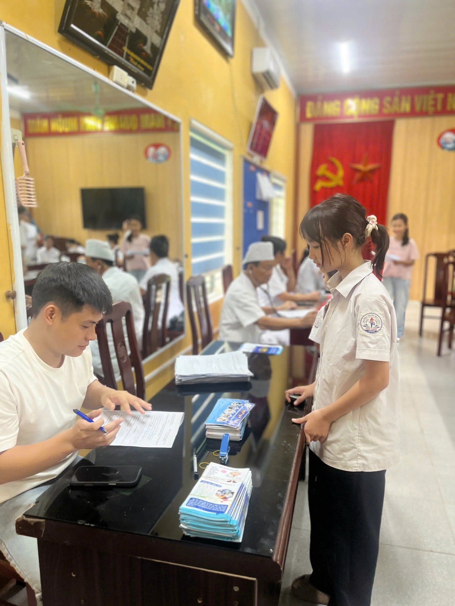 Anh-tin-bai