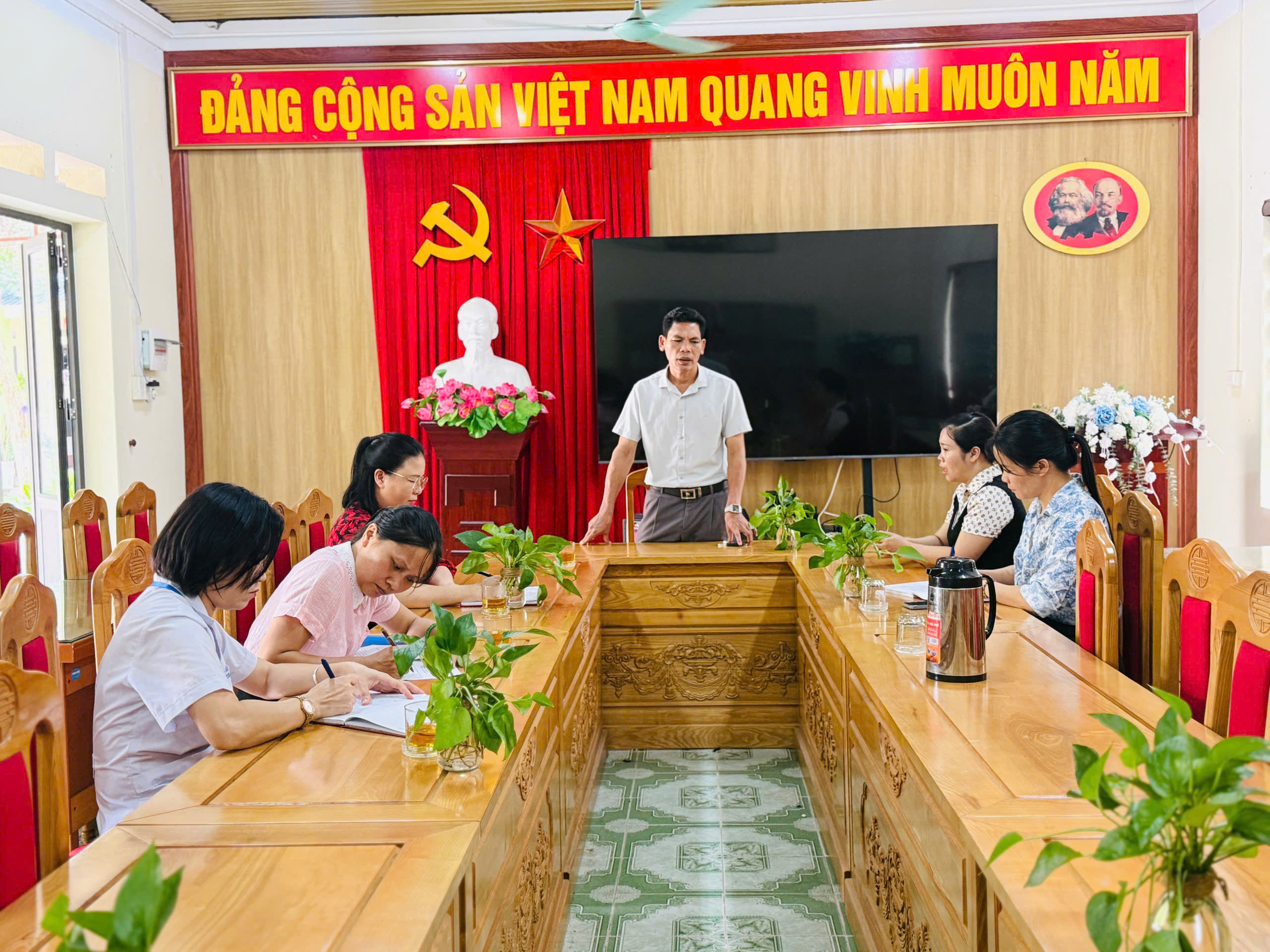 Anh-tin-bai