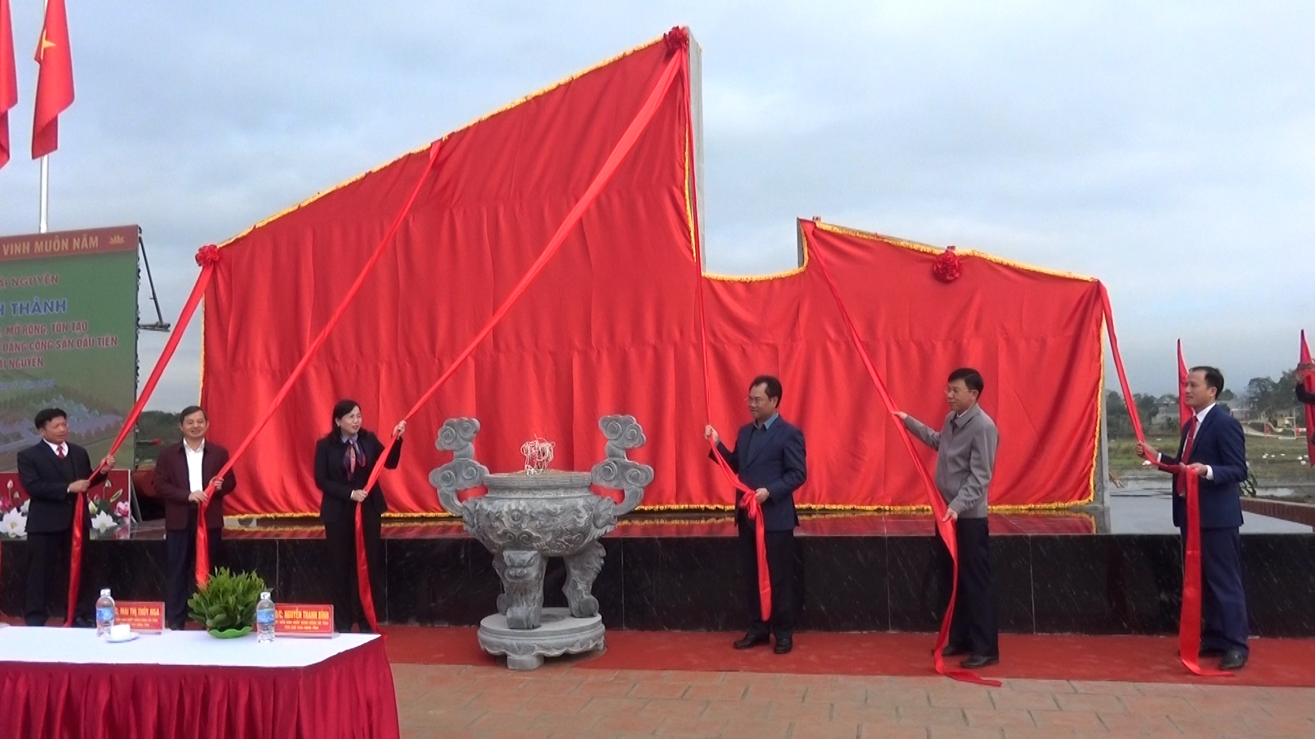 KHÁNH THÀNH CÔNG TRÌNH ĐẦU TƯ XÂY DỰNG, MỞ RỘNG, TÔN TẠO KHU DI TÍCH NƠI THÀNH LẬP CƠ SỞ ĐẢNG CỘNG SẢN ĐẦU TIÊN CỦA ĐẢNG BỘ TỈNH THÁI NGUYÊN NĂM 1936