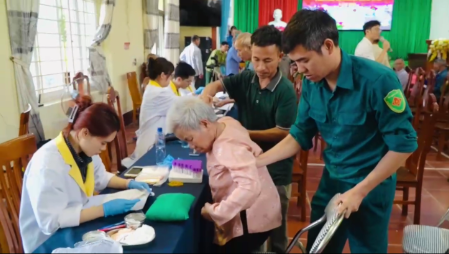 XÃ LA BẰNG TRIỂN KHAI THU NHẬN MẪU ADN CHO THÂN NHÂN LIỆT SĨ CHƯA XÁC ĐỊNH DANH TÍNH TRÊN ĐỊA BÀN