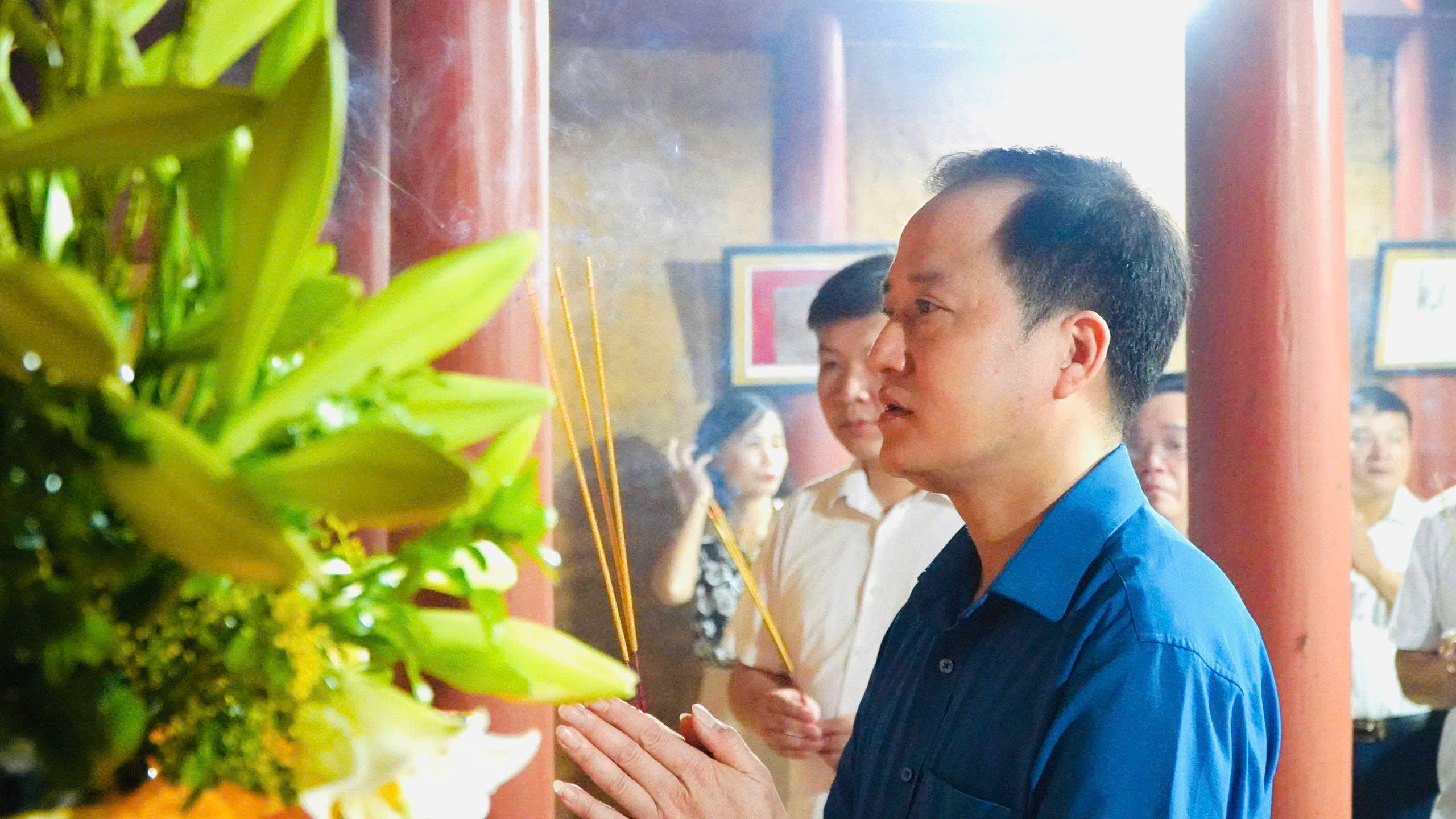 Anh-tin-bai