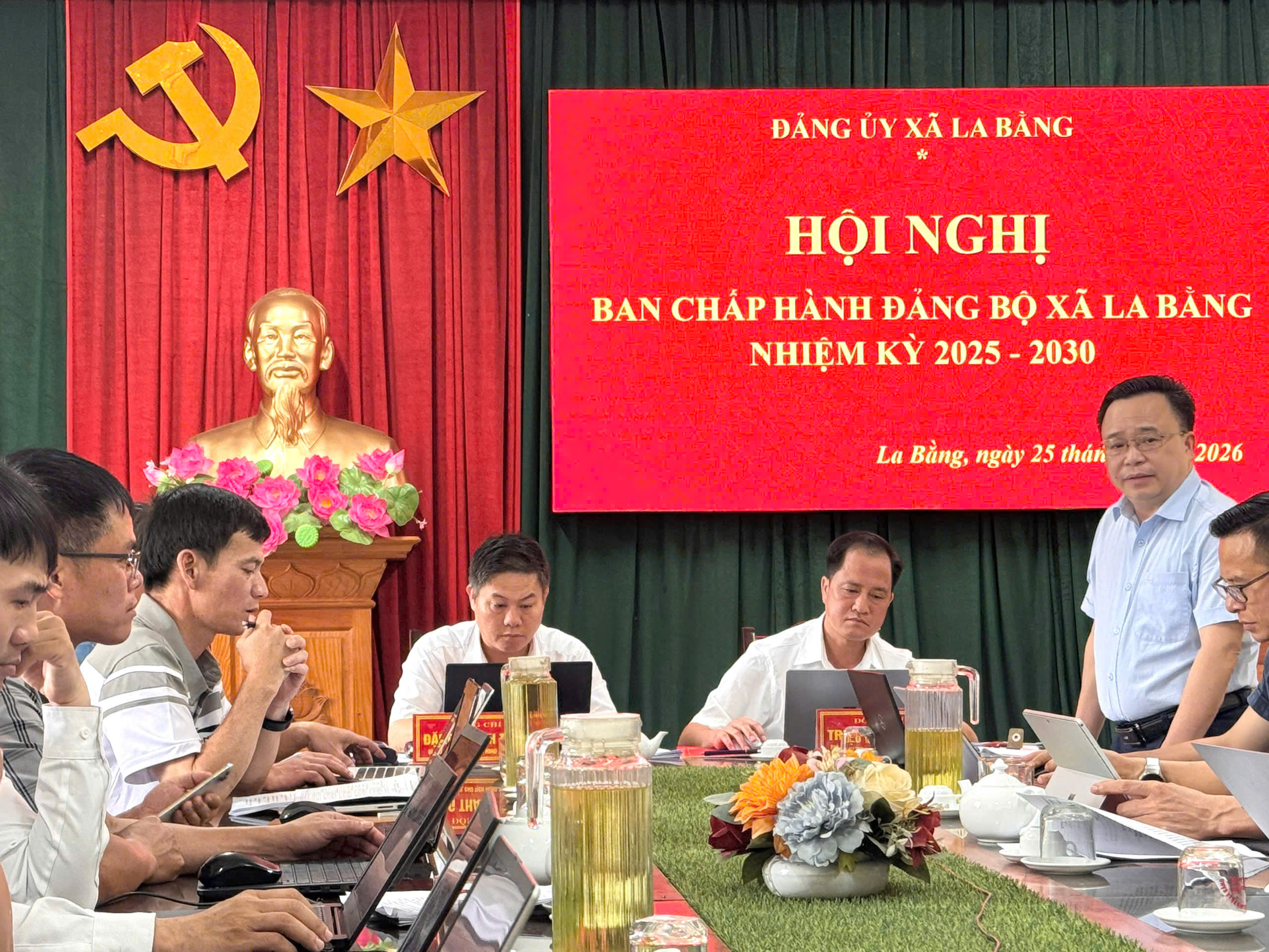 Anh-tin-bai