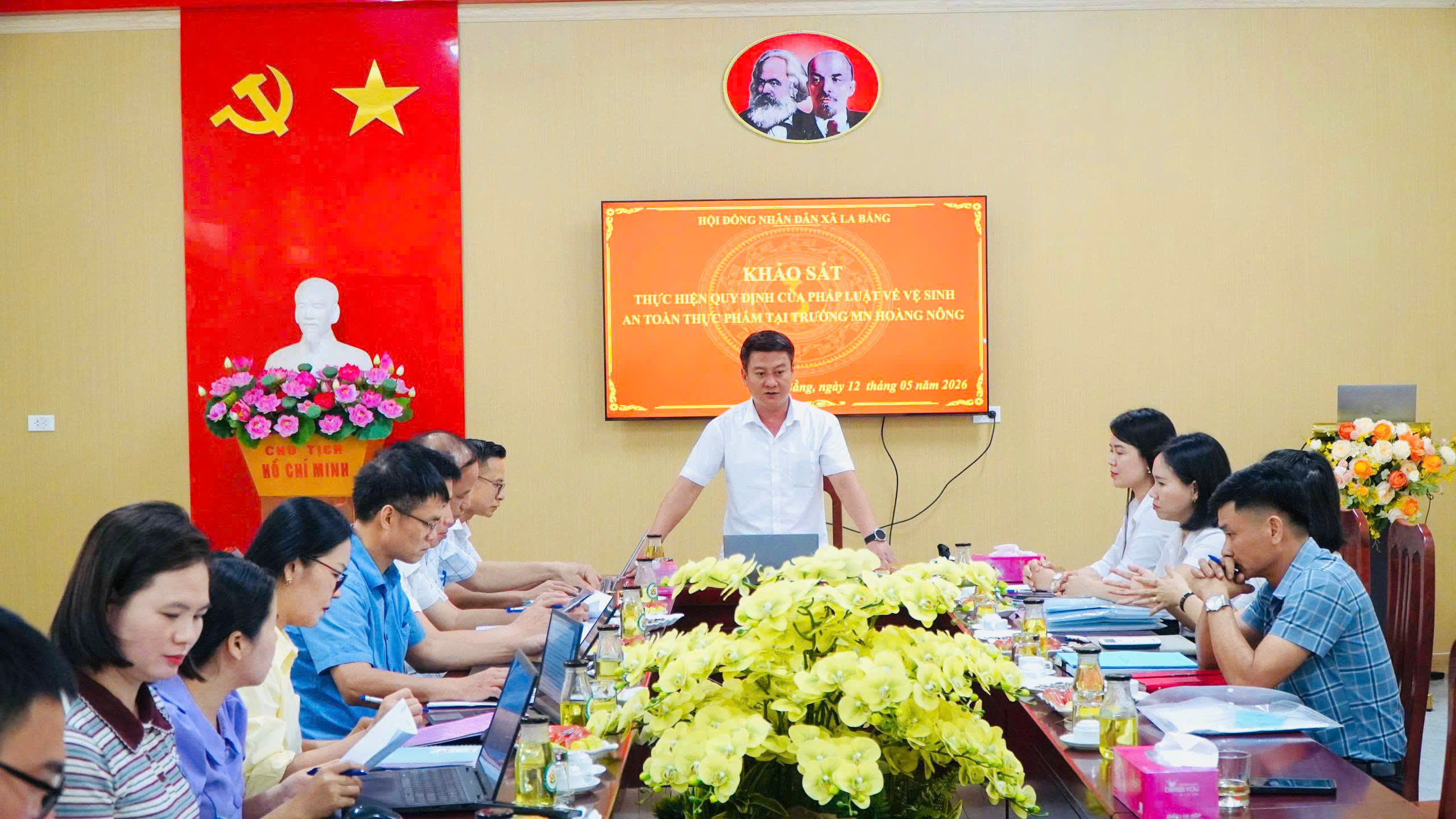  HĐND XÃ LA BẰNG KHẢO SÁT CÔNG TÁC ĐẢM BẢO AN TOÀN THỰC PHẨM TẠI TRƯỜNG MẦM NON HOÀNG NÔNG