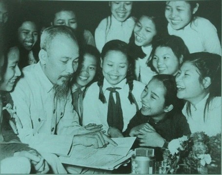 “Bác Hồ, người là niềm tin thiết tha nhất”
