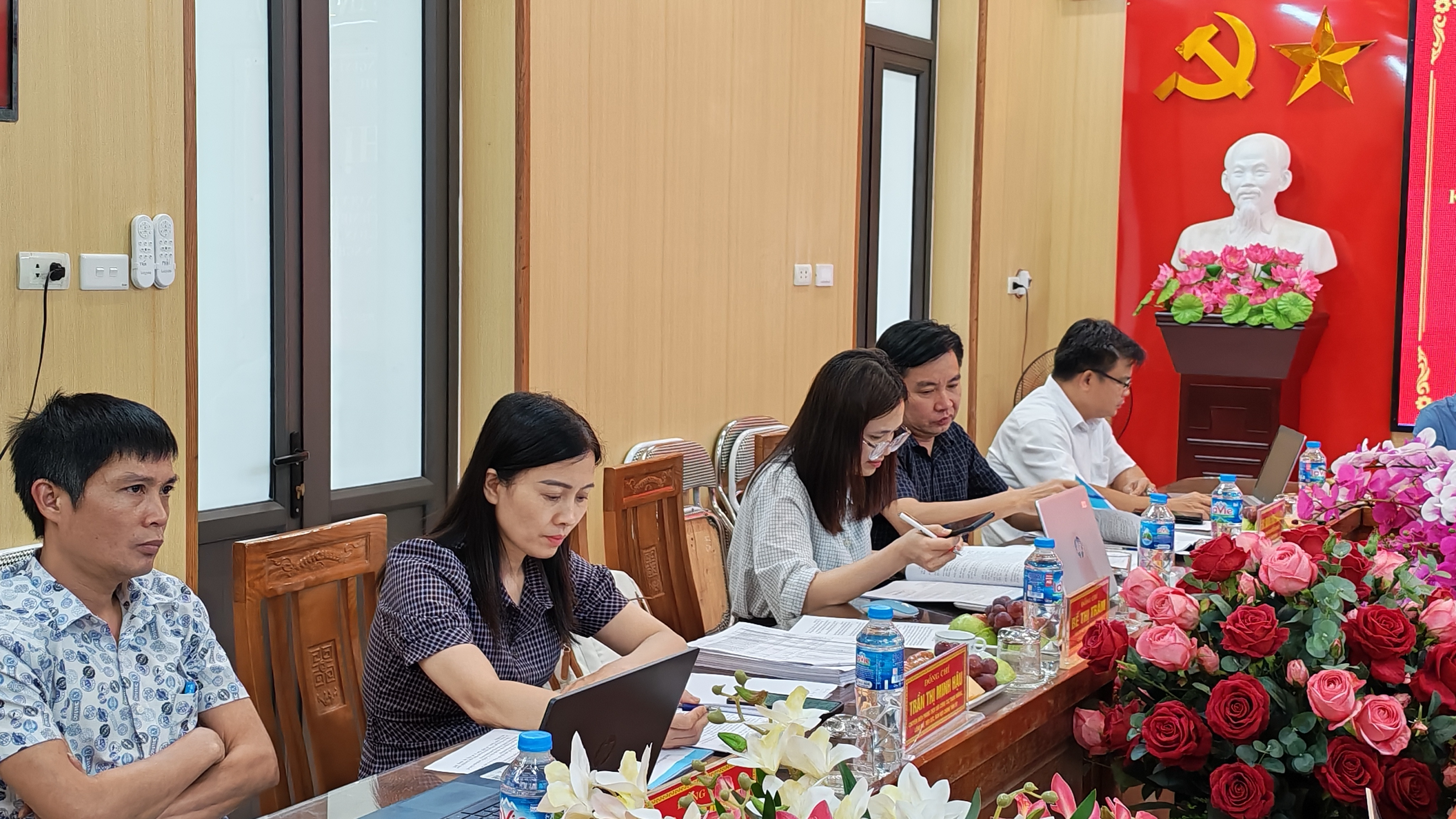 Anh-tin-bai
