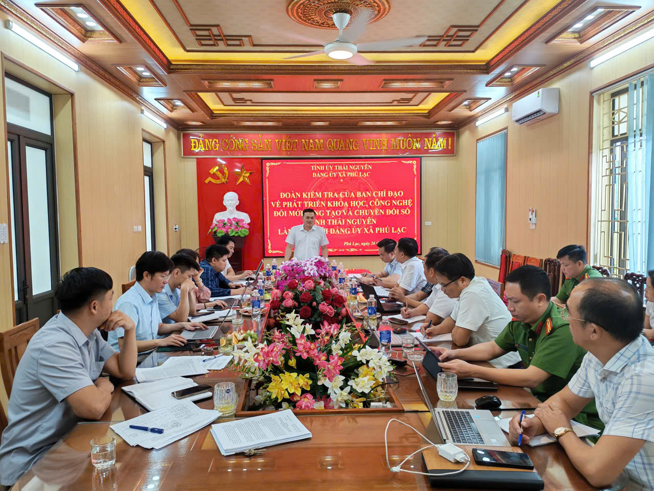 Anh-tin-bai