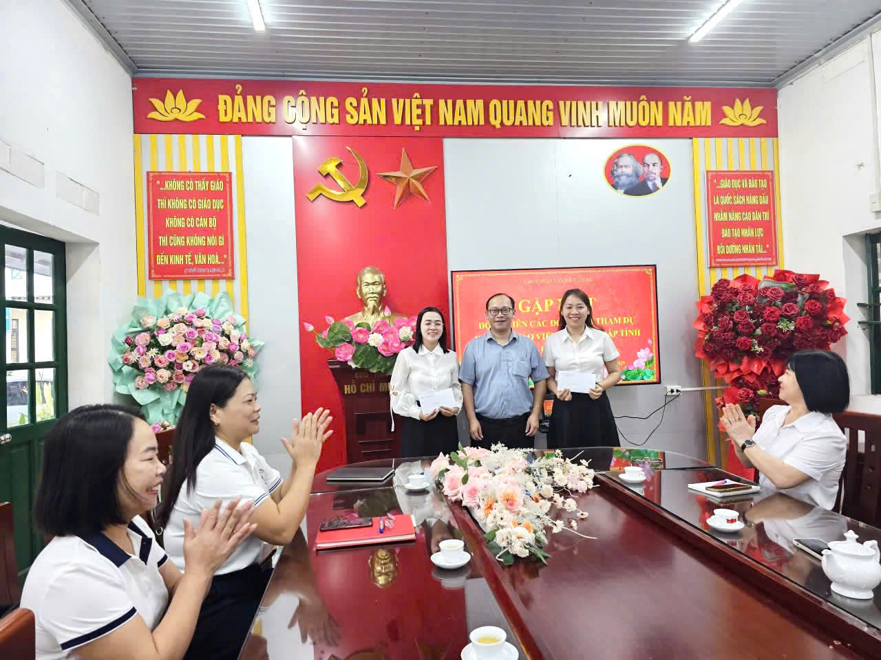 Anh-tin-bai