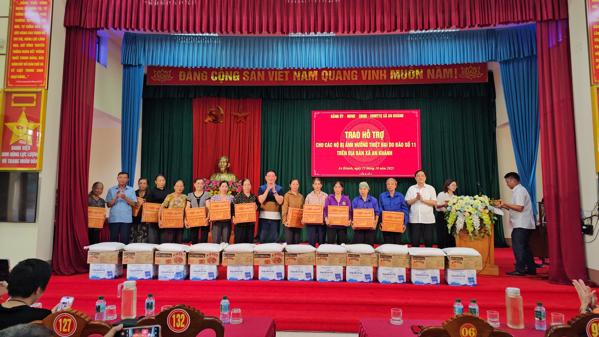 ĐẢNG ỦY – HĐND – UBND – ỦY BAN MTTQ XÃ AN KHÁNH TỔ CHỨC TRAO HỖ TRỢ CHO CÁC HỘ BỊ ẢNH HƯỞNG THIỆT HẠI DO BÃO SỐ 11