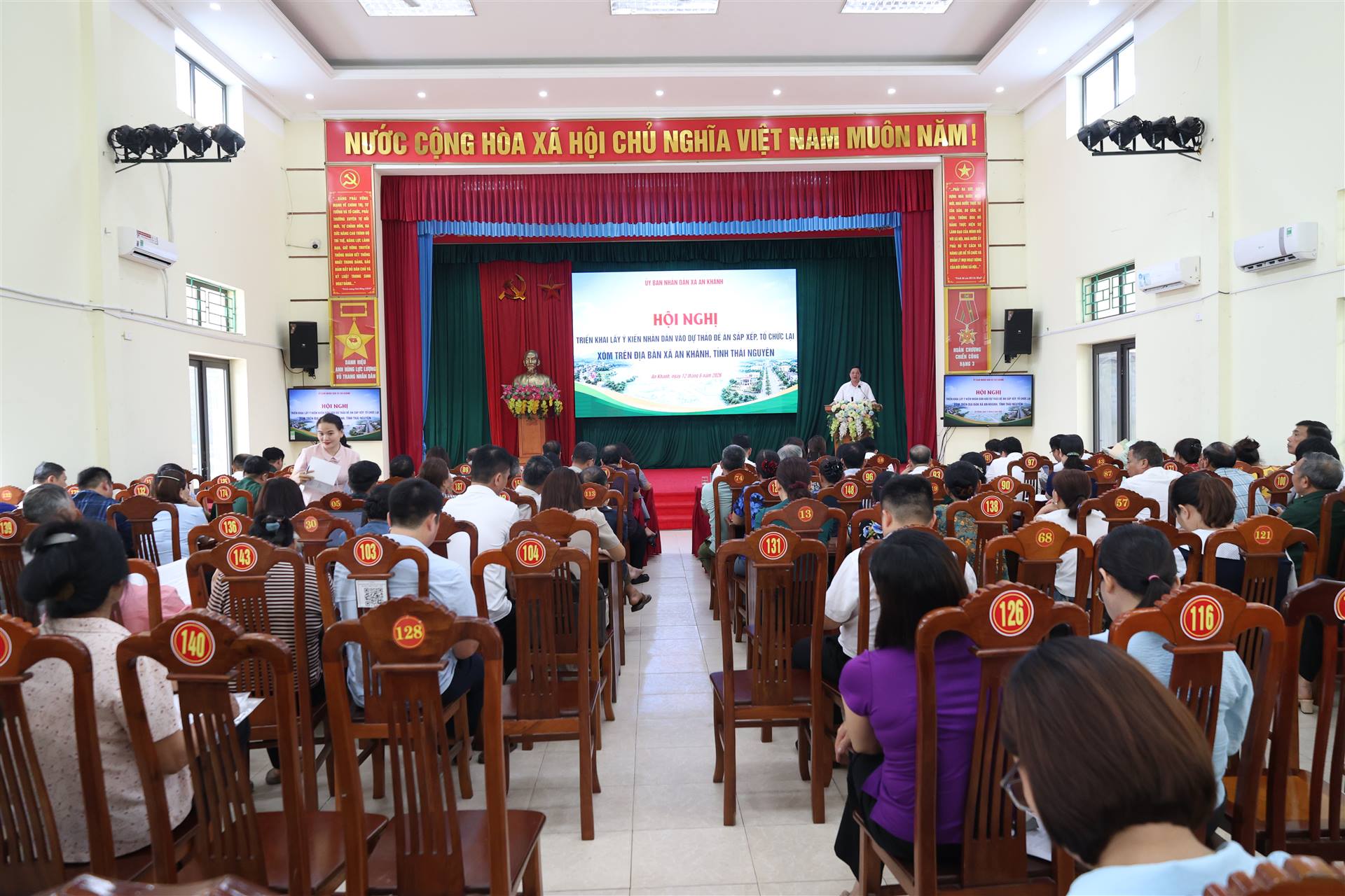 UBND xã An Khánh tổ chức Hội nghị triển khai lấy ý kiến nhân dân vào Dự thảo đề án sắp xếp, tổ chức lại xóm trên địa bàn xã An Khánh 