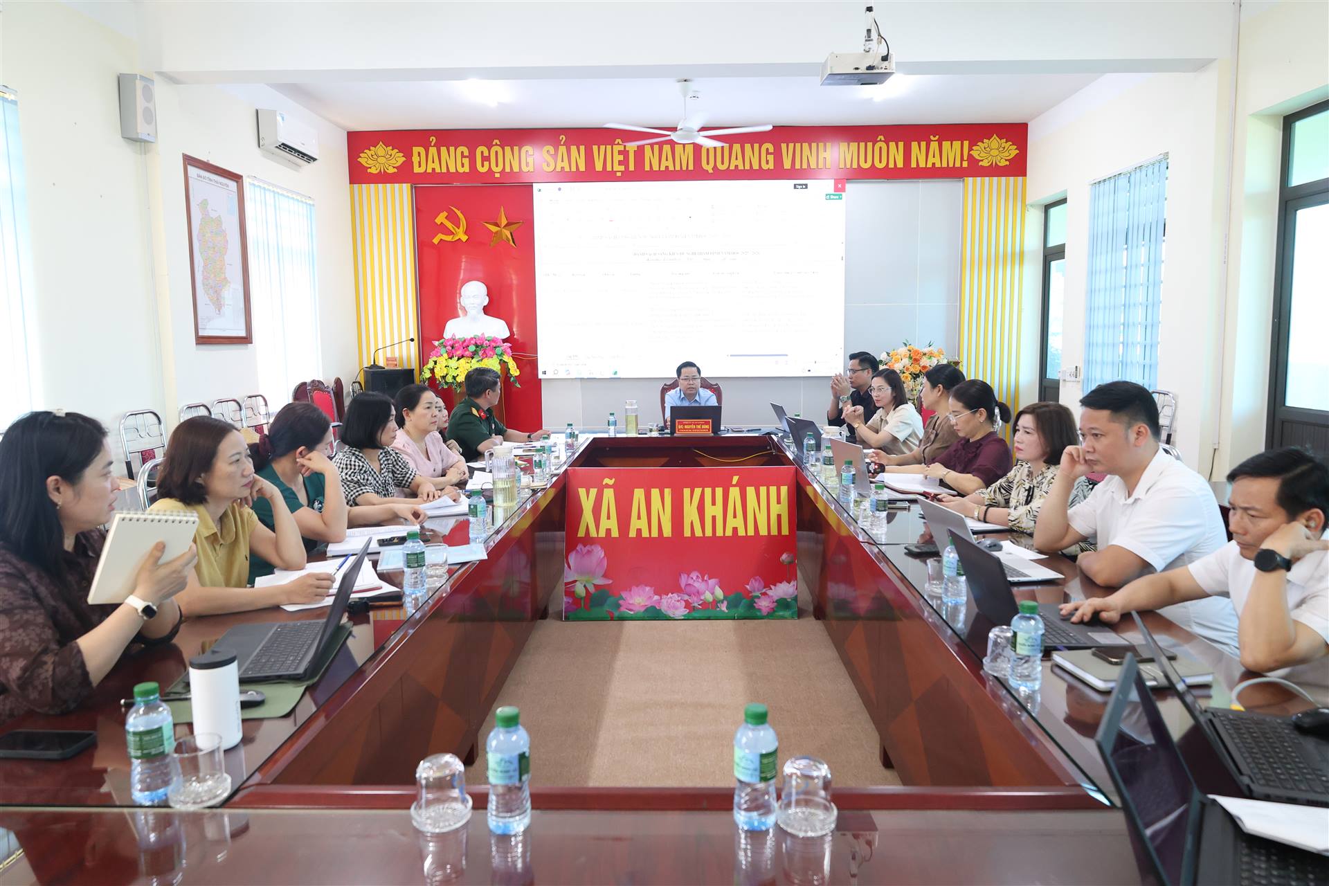 Anh-tin-bai