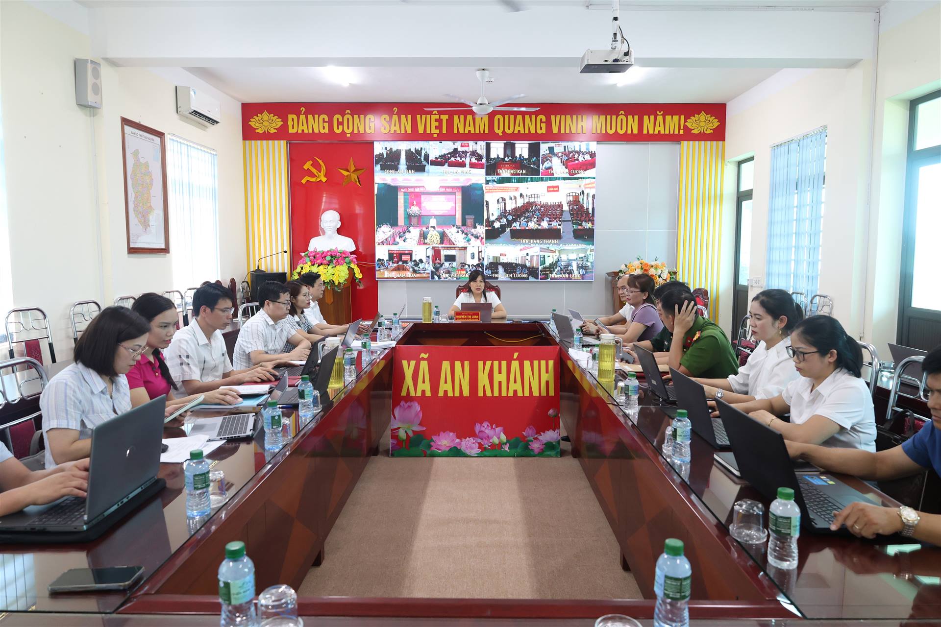 Anh-tin-bai