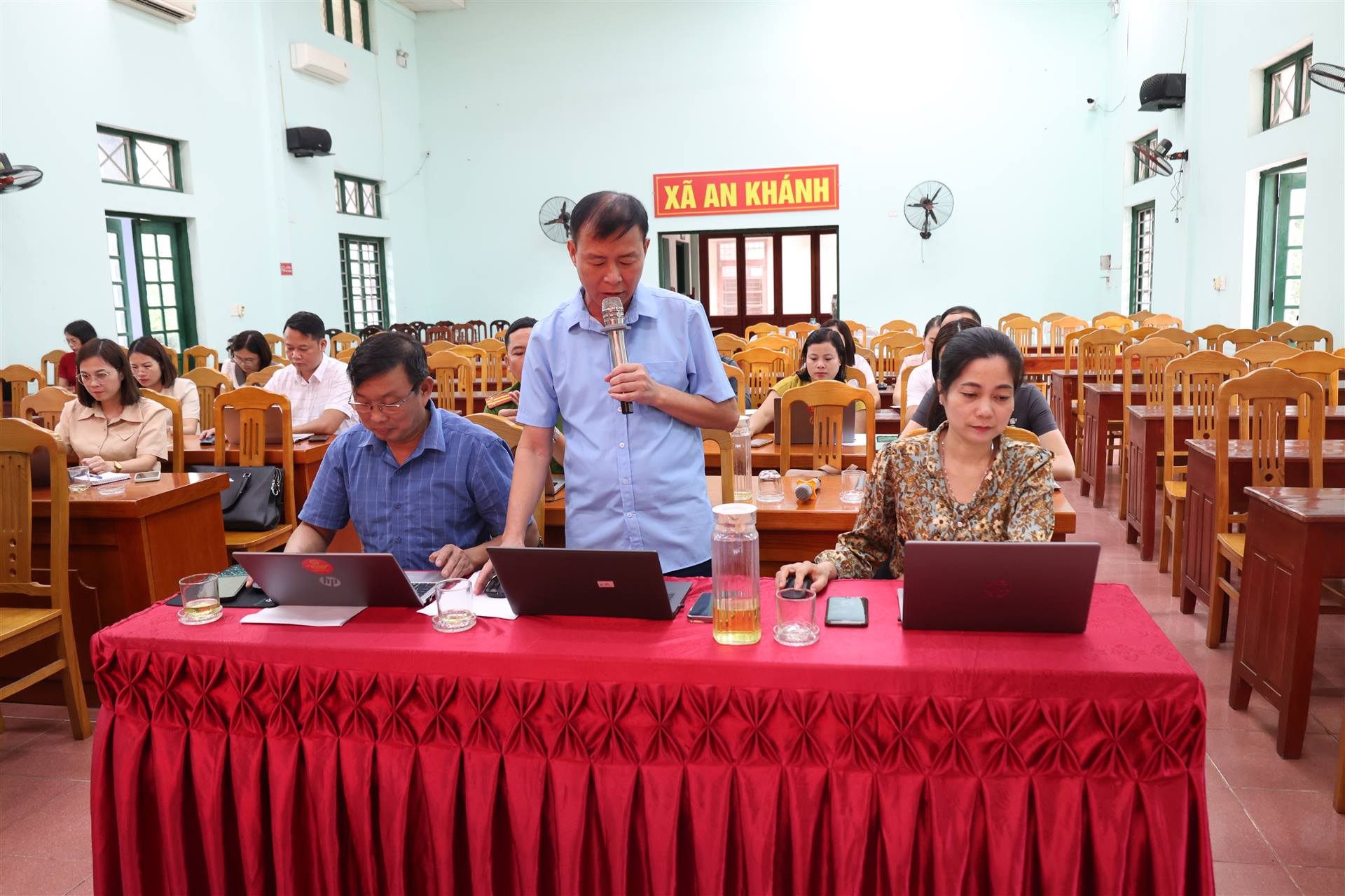 Anh-tin-bai