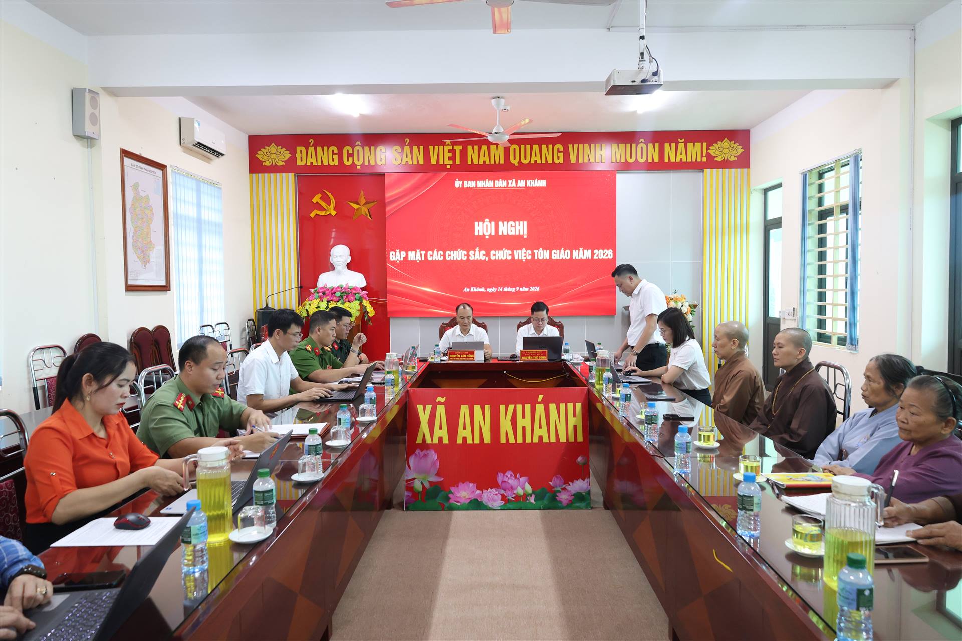 Anh-tin-bai
