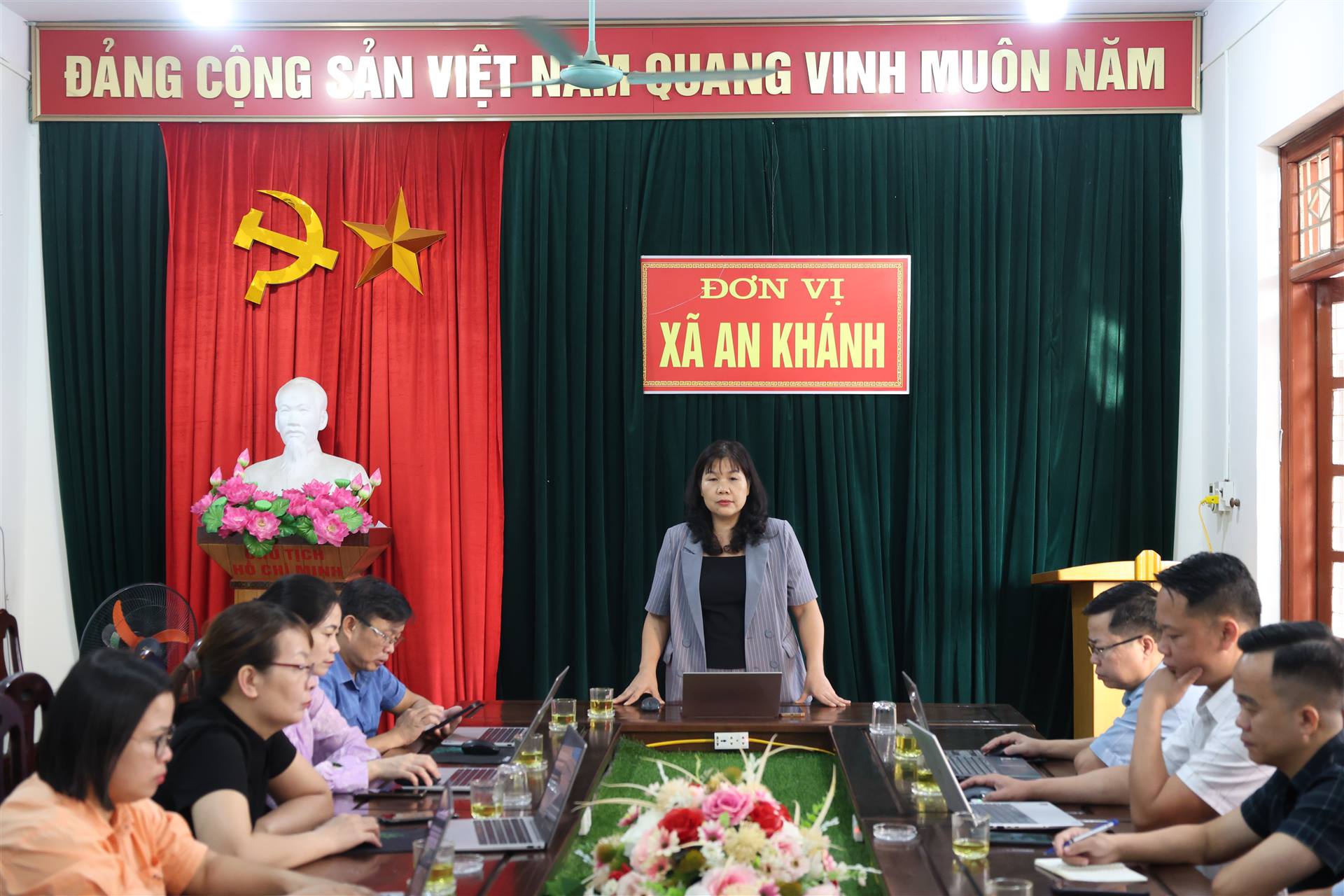 Anh-tin-bai