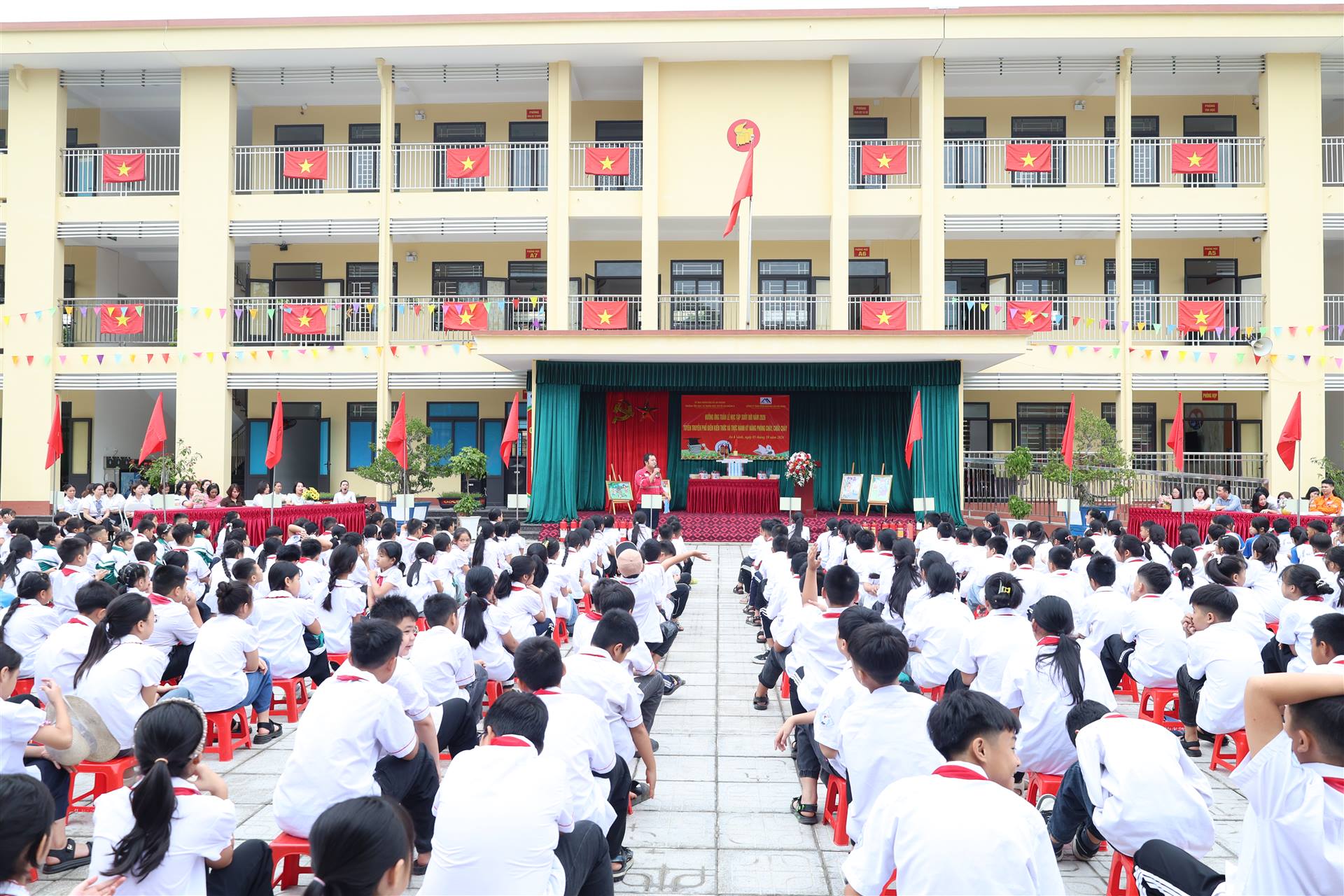 Anh-tin-bai