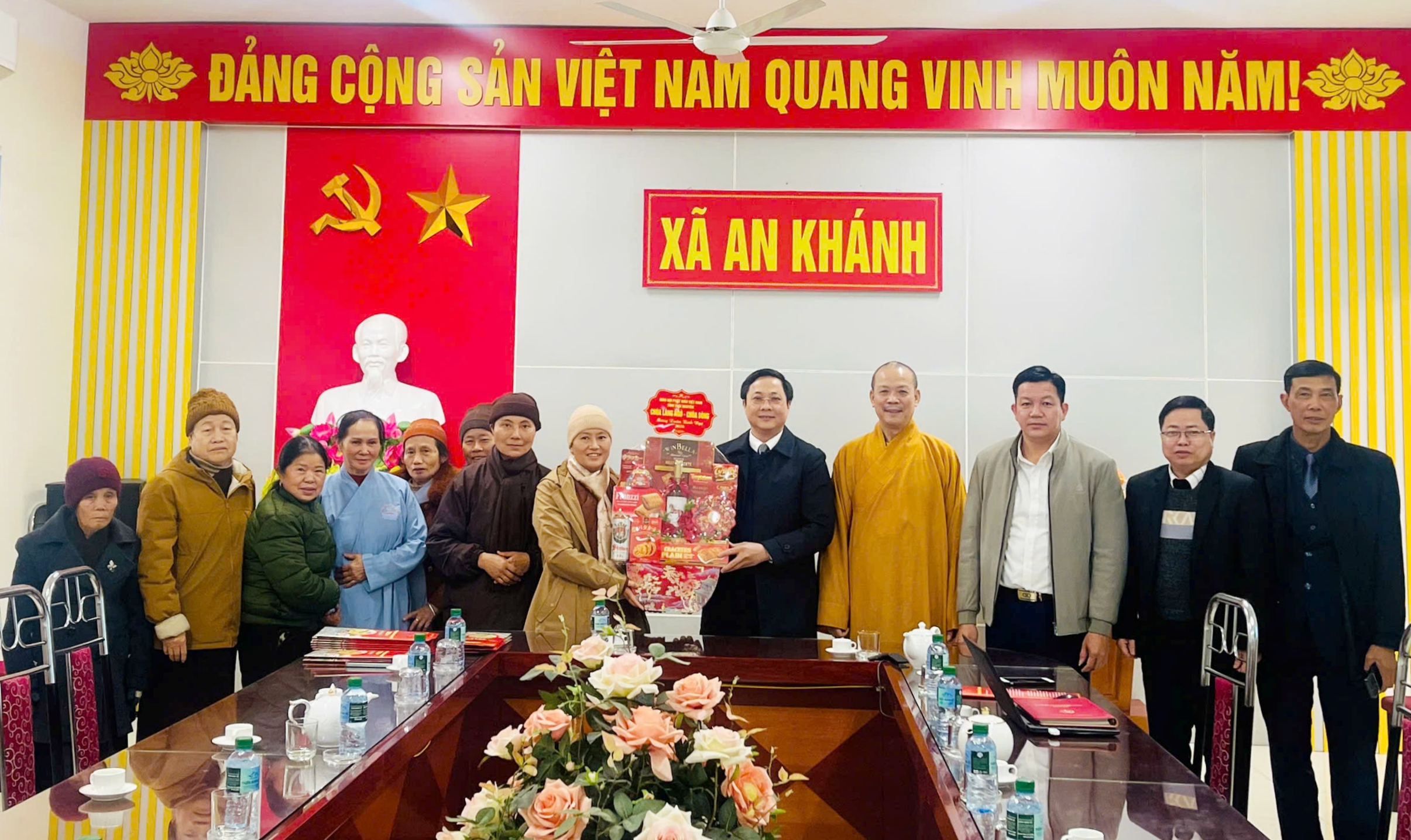 Trưởng ban Trị sự Giáo hội Phật giáo tỉnh Thái Nguyên thăm, chúc Tết  Đảng ủy - HĐND- UBND- UBMTTQ xã An Khánh nhân dịp Xuân Bính Ngọ 2026