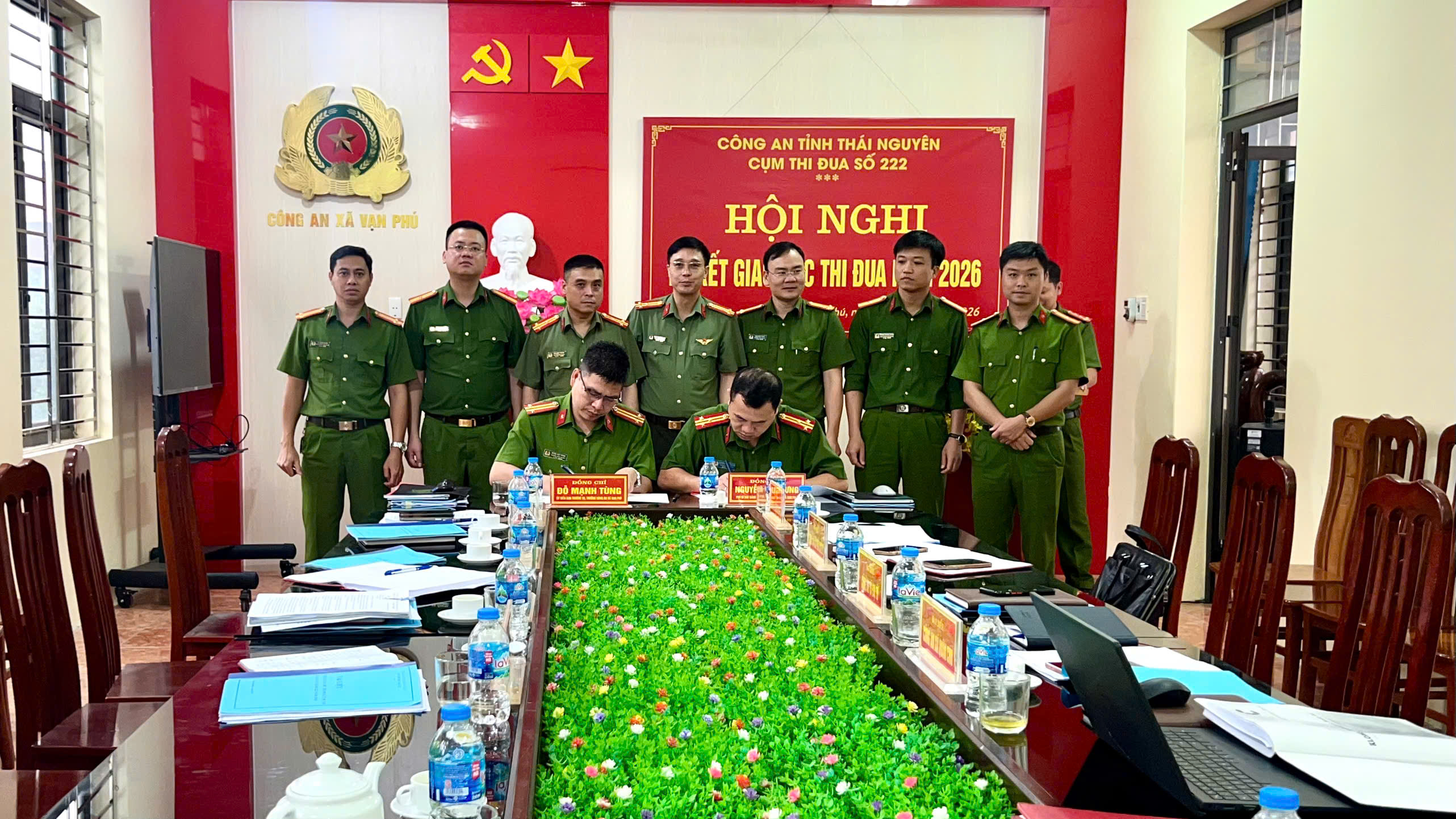 Anh-tin-bai