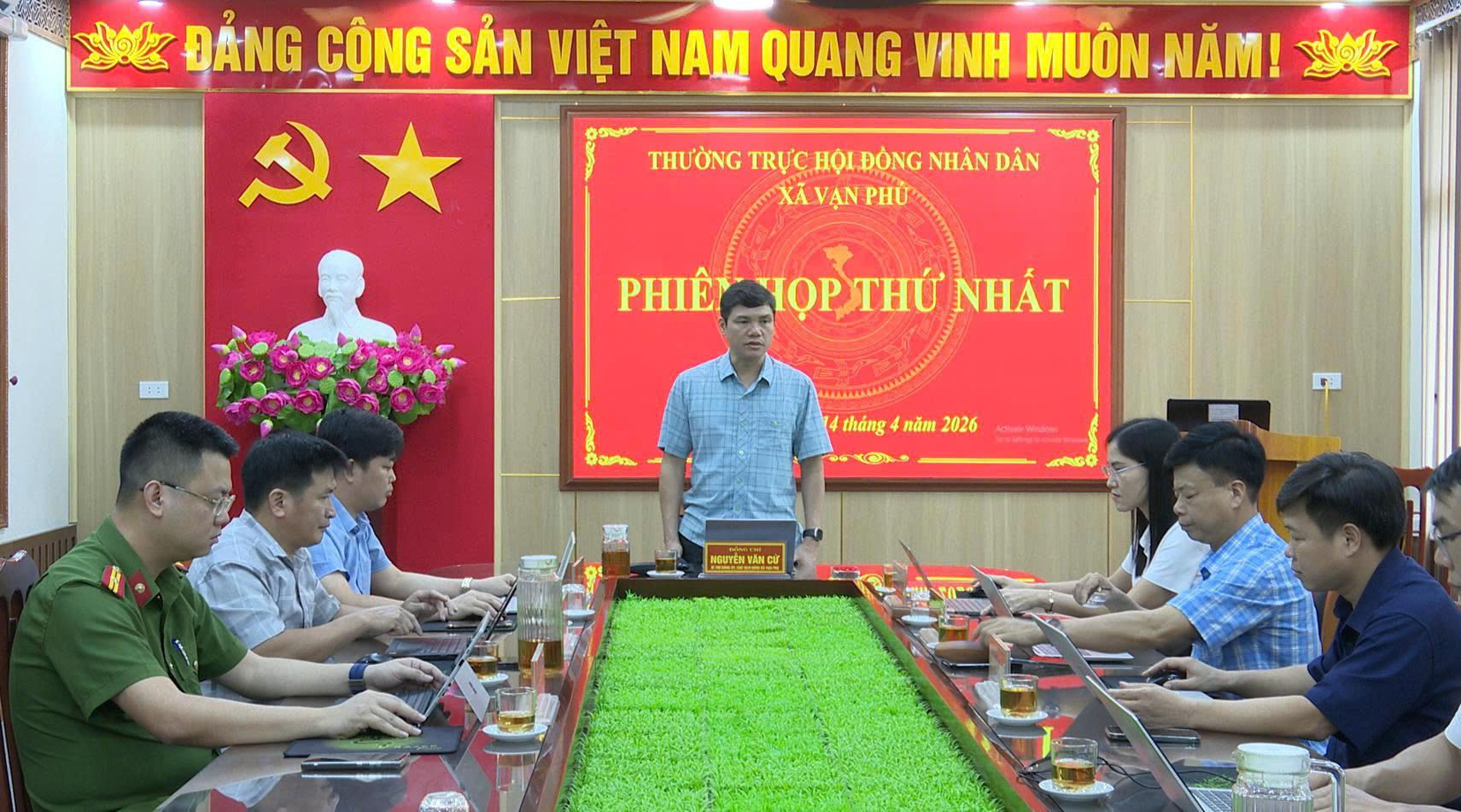 THƯỜNG TRỰC HỘI ĐỒNG NHÂN DÂN XÃ VẠN PHÚ  TỔ CHỨC PHIÊN HỌP THỨ NHẤT NHIỆM KỲ 2026 - 2031