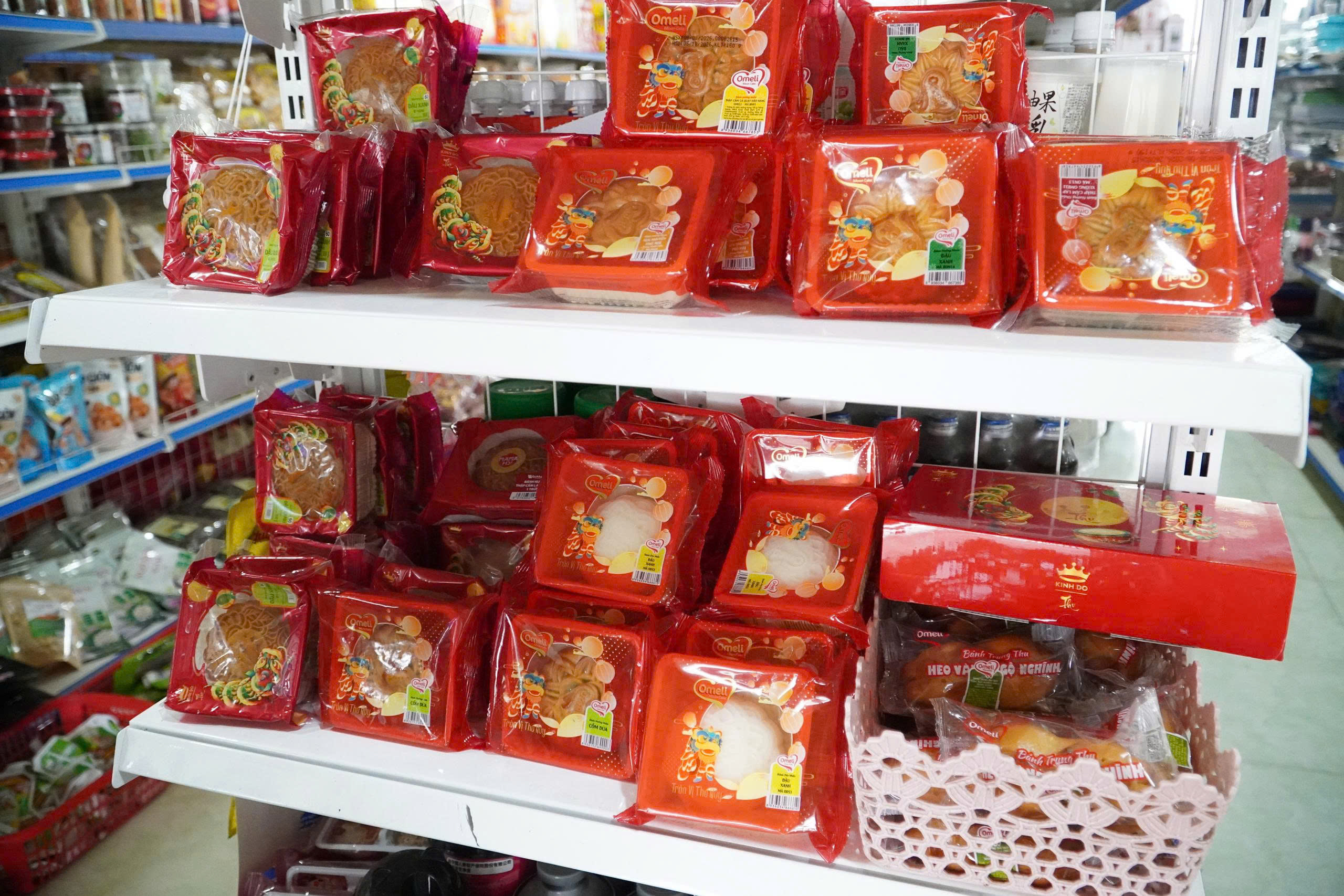 QUÂN CHU: KIỂM TRA, TUYÊN TRUYỀN AN TOÀN THỰC PHẨM DỊP TẾT TRUNG THU