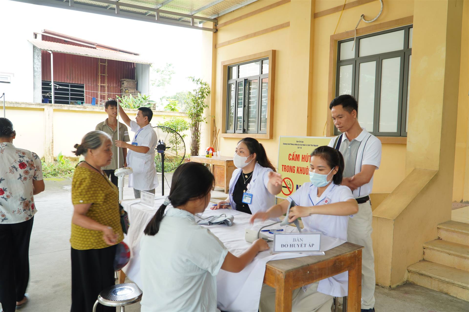 XÃ QUÂN CHU TỔ CHỨC KHÁM SỨC KHỎE ĐỊNH KỲ