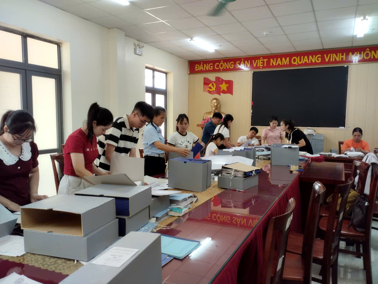 Anh-tin-bai