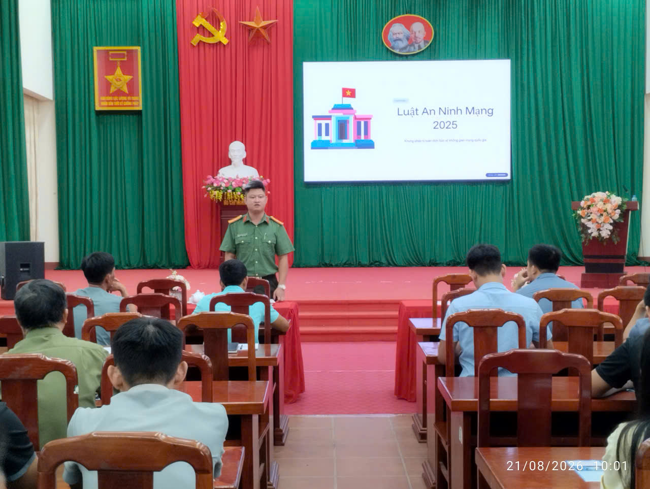 Anh-tin-bai
