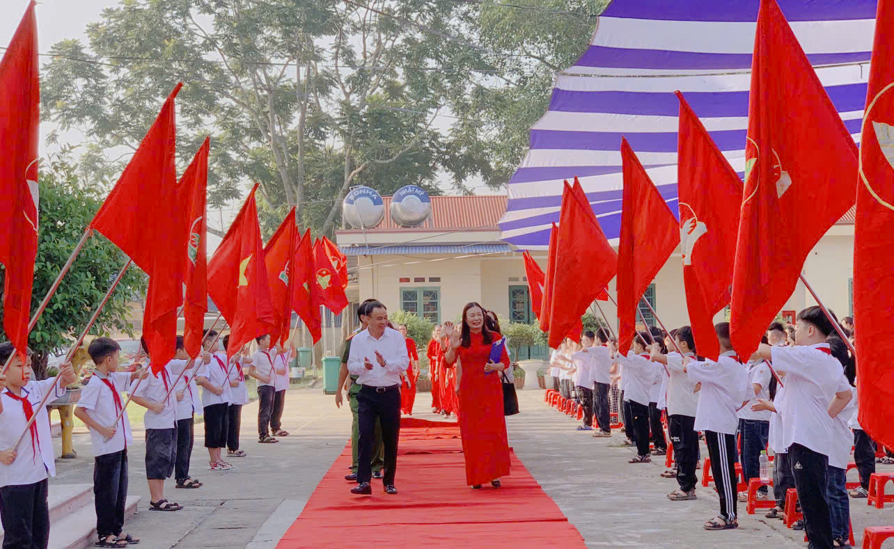 Không khí rộn ràng trong buổi lễ khai giảng tại xã Phú Xuyên, tỉnh Thái Nguyên 