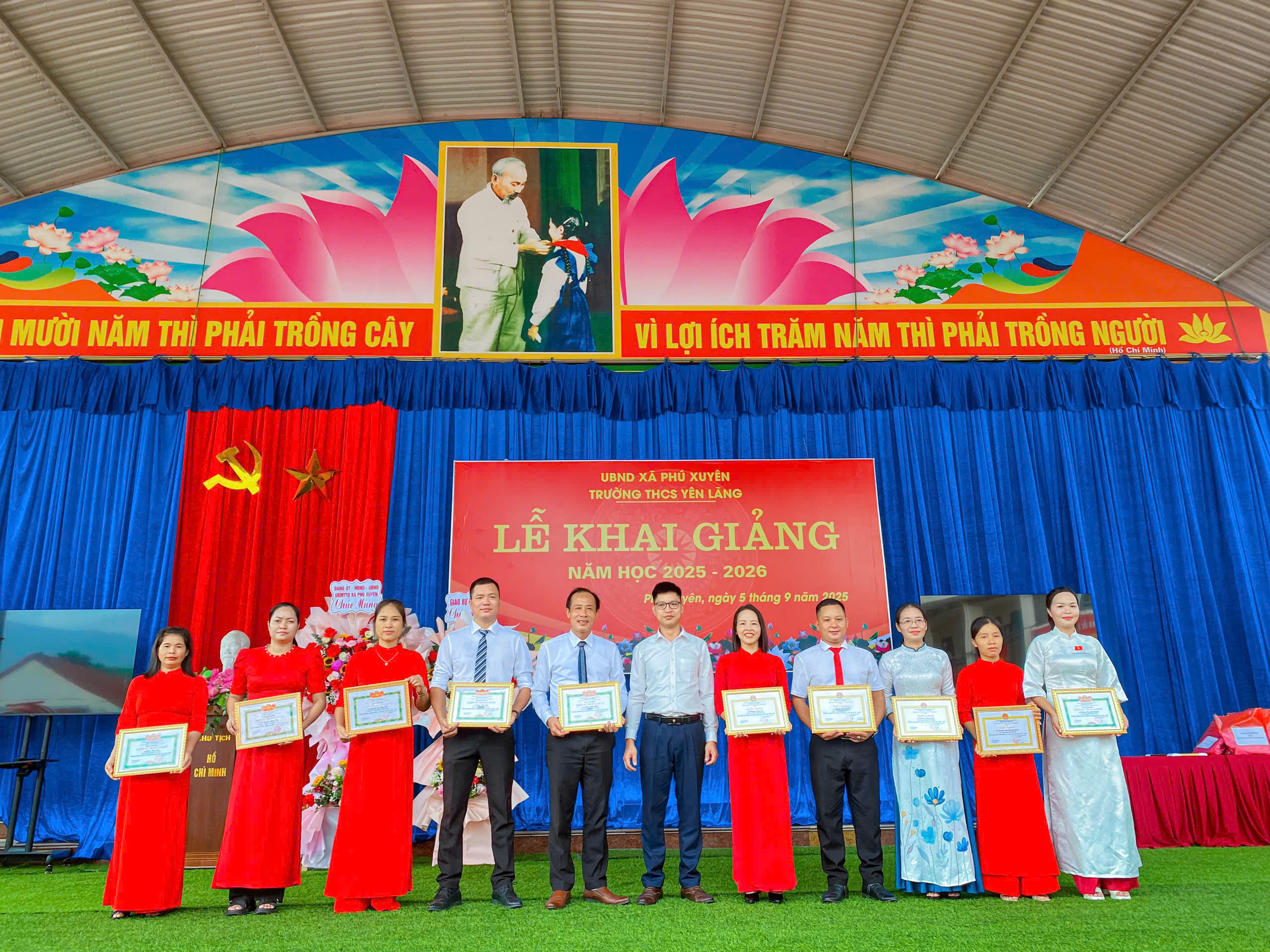 Anh-tin-bai