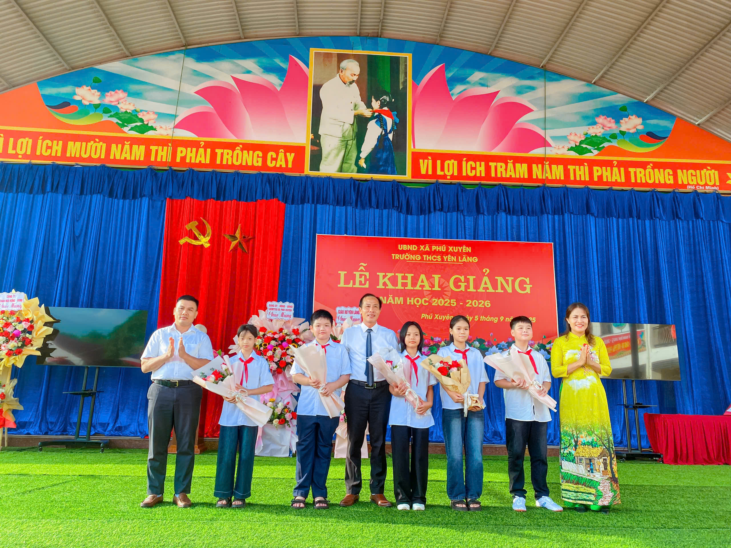 Anh-tin-bai