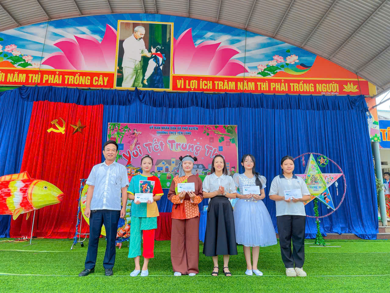 Anh-tin-bai