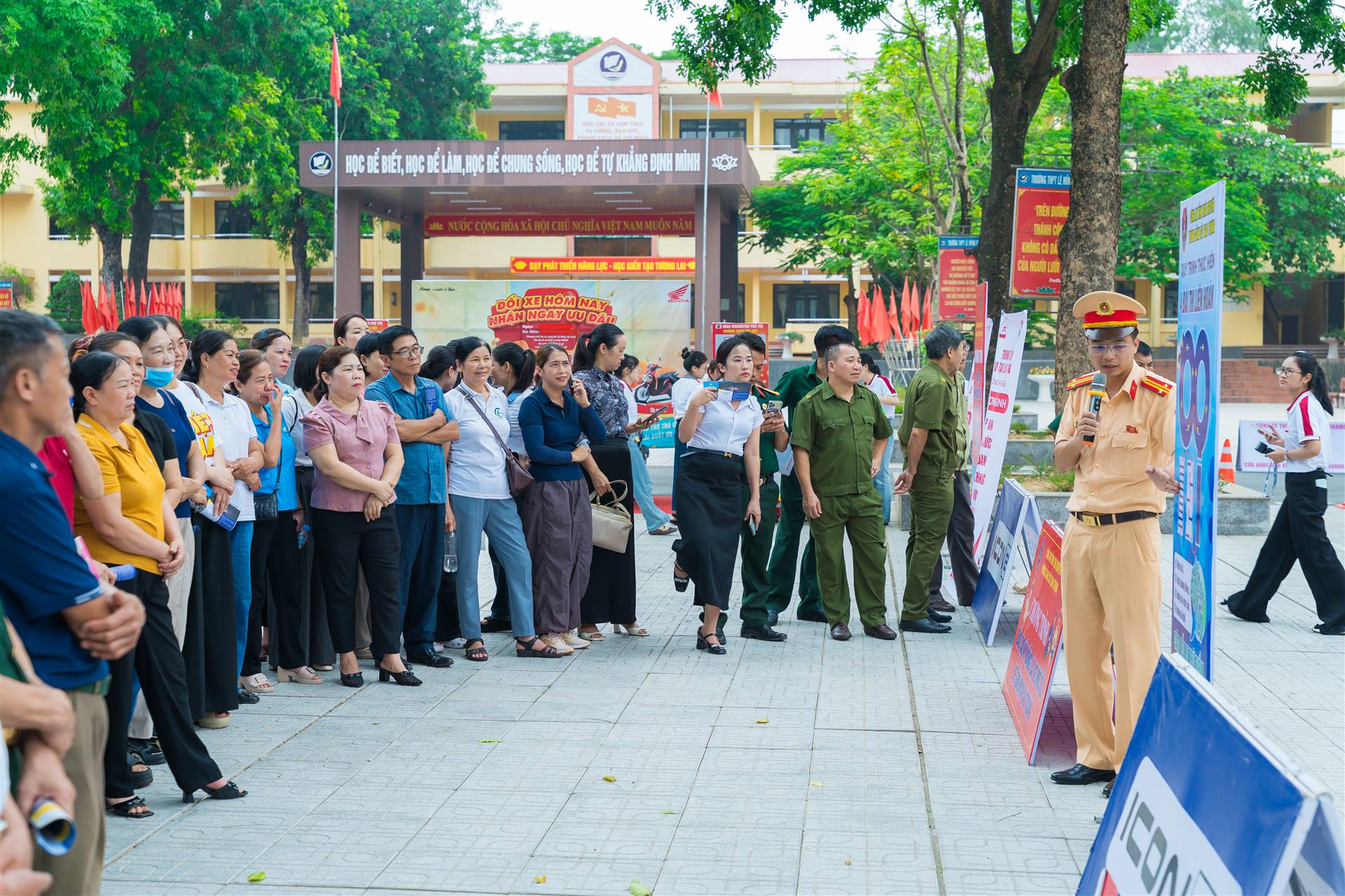 TRIỂN KHAI CHUYÊN ĐỀ ĐÀO TẠO KỸ NĂNG LÁI XE MÔ TÔ, XE GẮN MÁY AN TOÀN CHO NGƯỜI DÂN PHƯỜNG PHỔ YÊN
