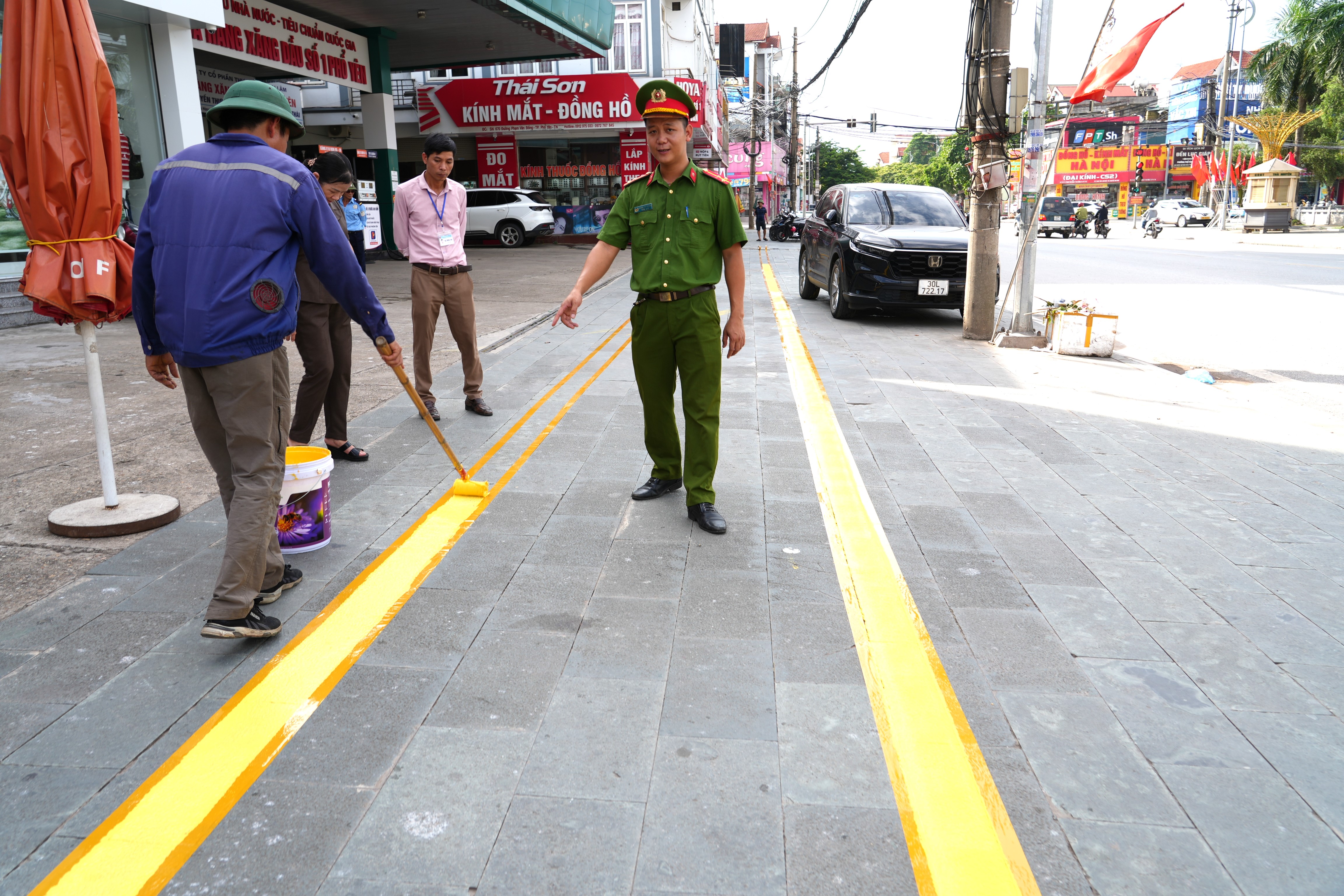 Phường Phổ Yên tăng cường tuyên truyền, vận động Nhân dân chấp hành các quy định về trật tự đô thị, trật tự an toàn giao thông