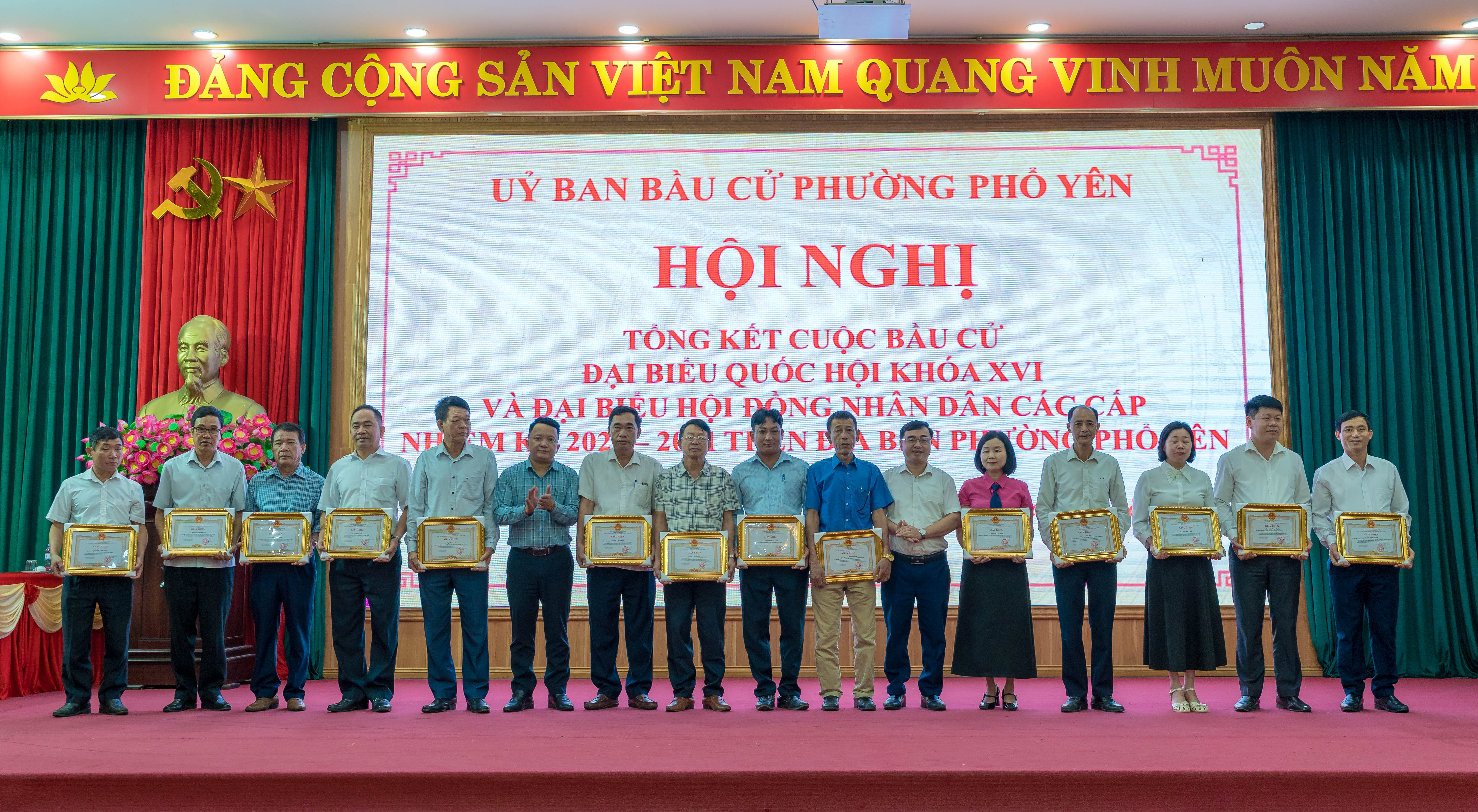 Anh-tin-bai