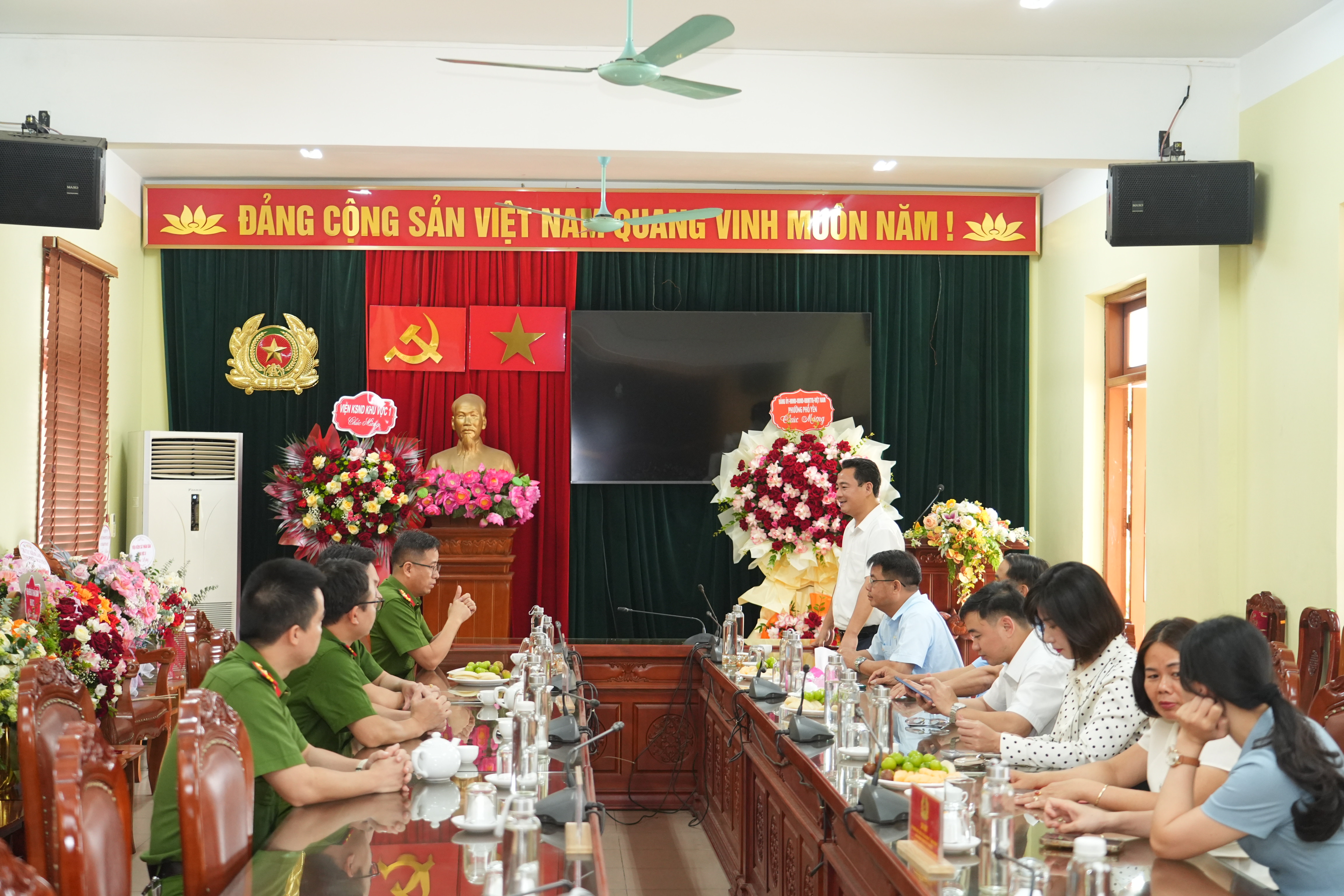 Anh-tin-bai