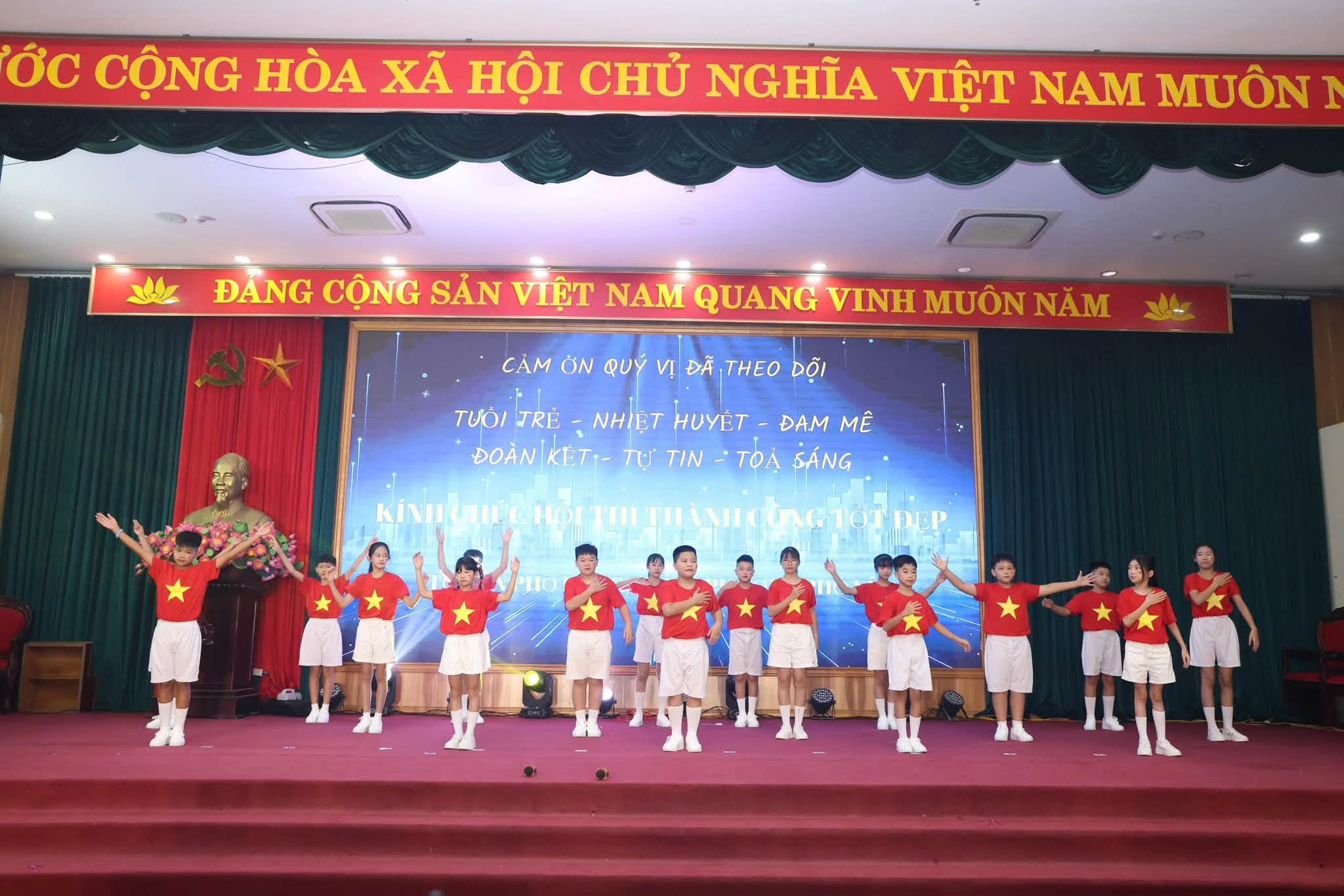 Anh-tin-bai